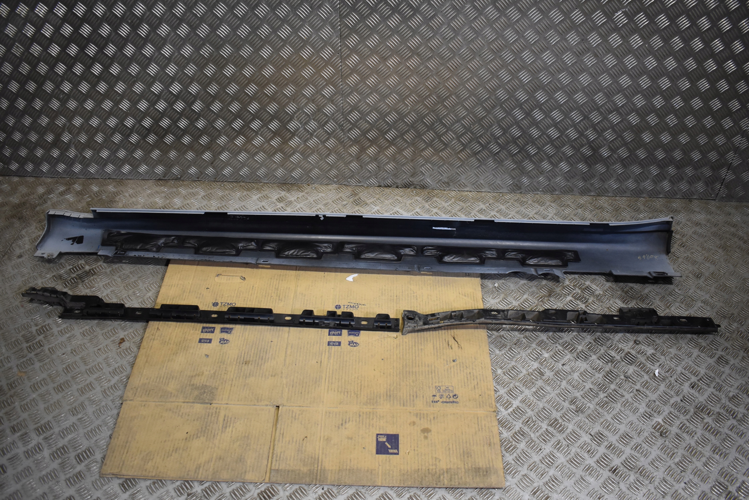 IDEALNA moulding threshold right SZYNY KPL. PORSCHE MACAN SPORT design M9A 1