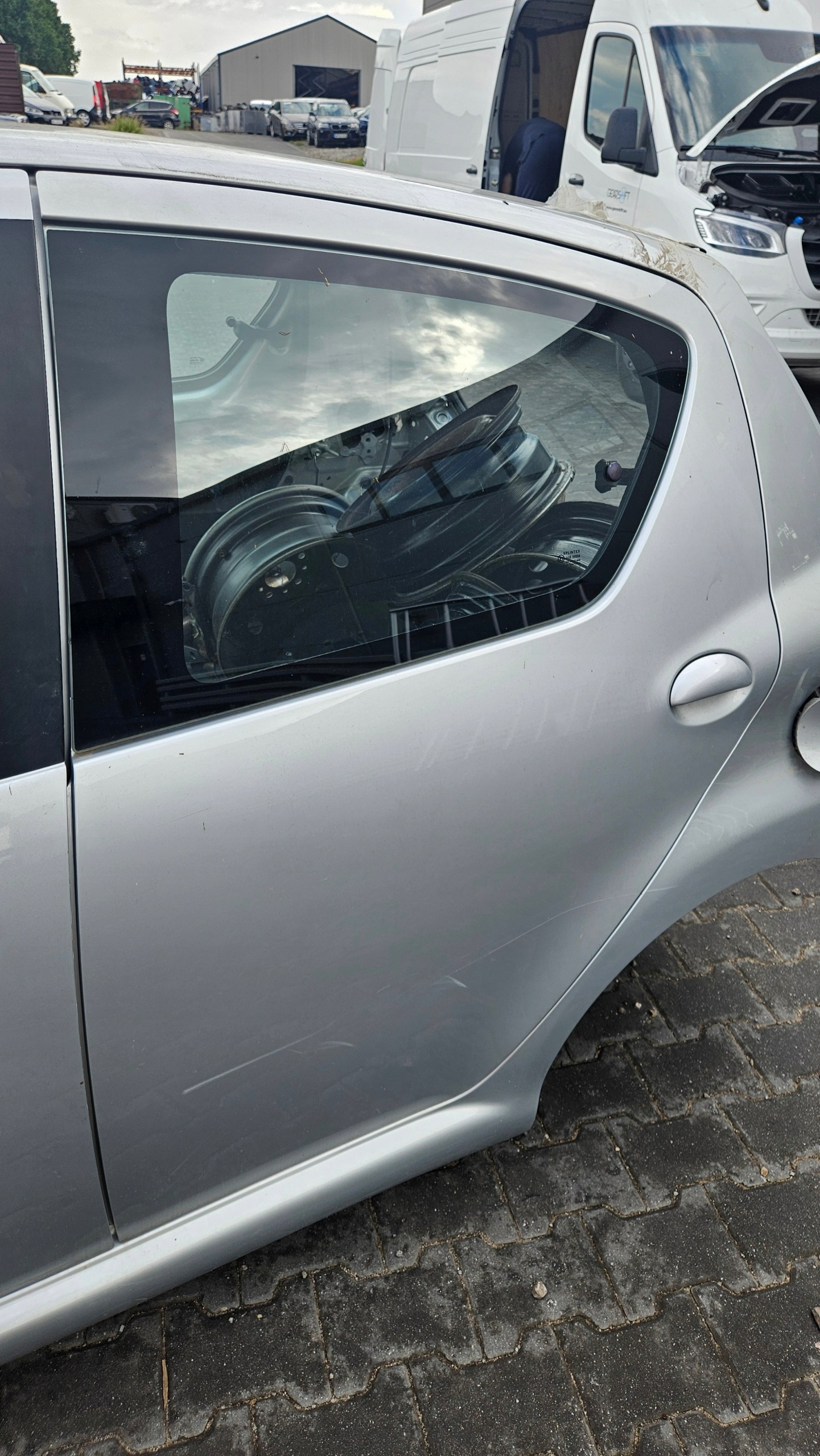 door left rear part complete TOYOTA AYGO and colour 1E7