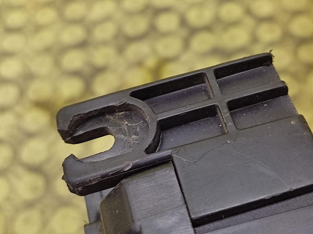 PEUGEOT 206 module boîte BSI 9644098280