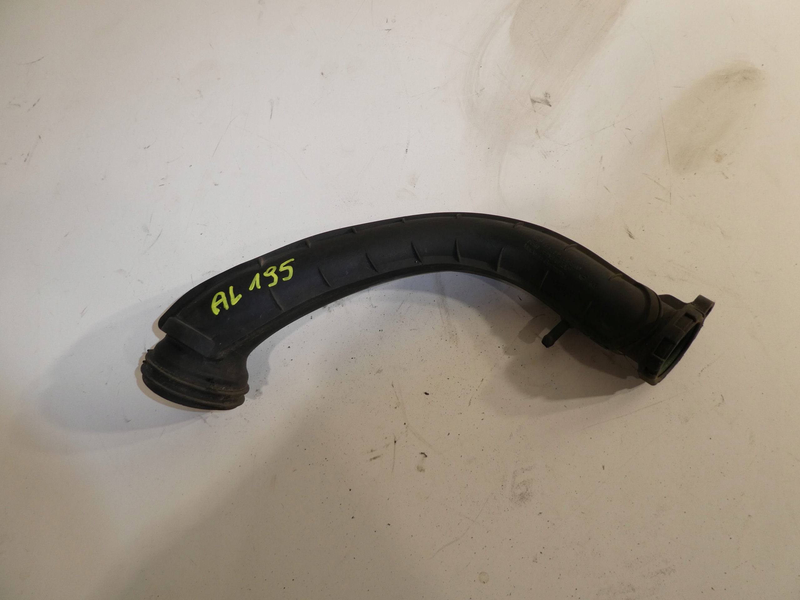 VW trouba hadice intercoolera 03C145673M