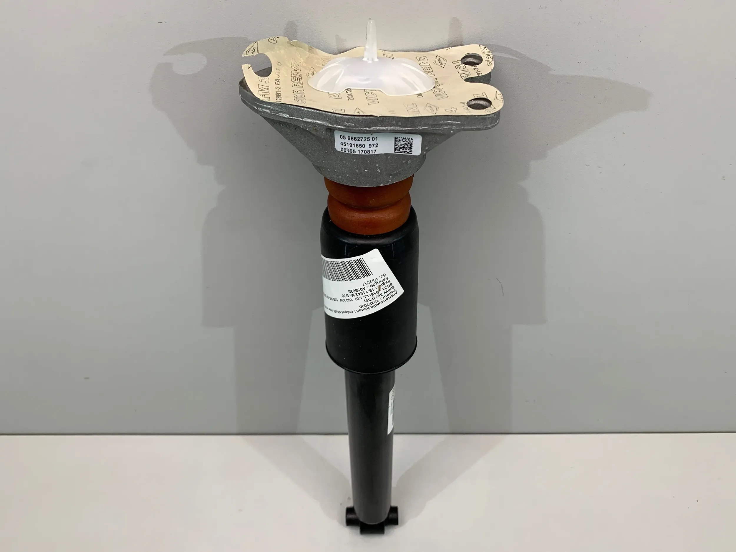 BMW F30 F31 AMORTYZATOR TYŁ TYLNY IDEALNY 6873802 Strona zabudowy tył