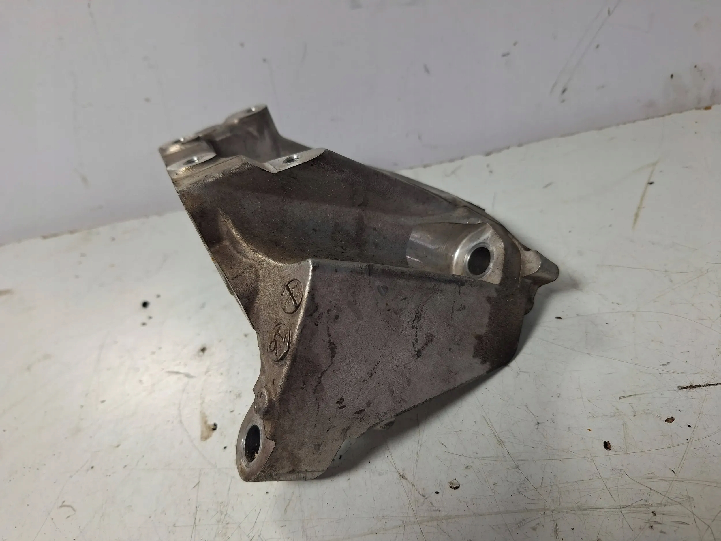 engine mount right 6700051096 Alfa Romeo Giulia QV 2.9i