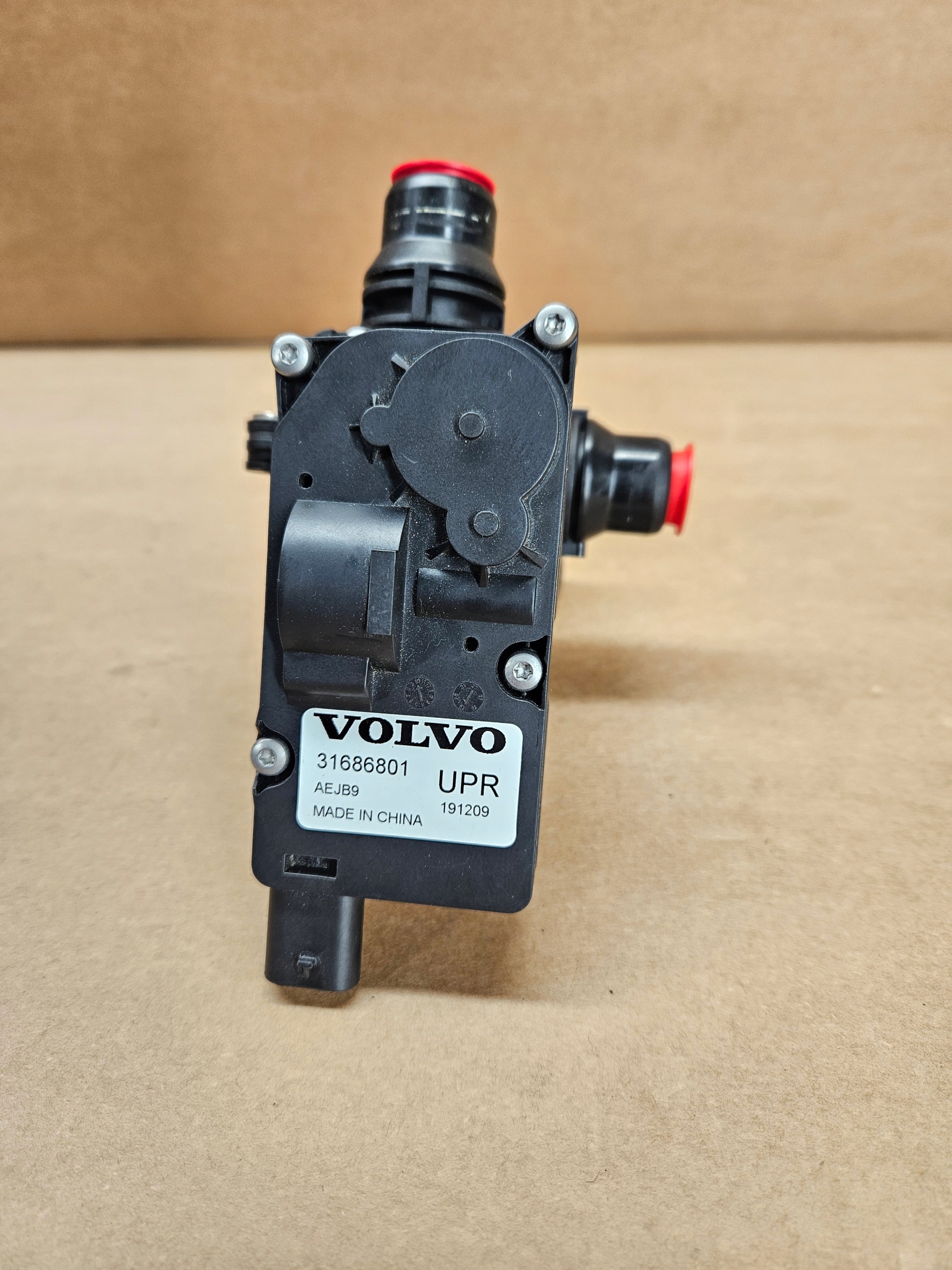 prídavná pumpa ventil vody plynu VOLVO C40 XC40 EV400