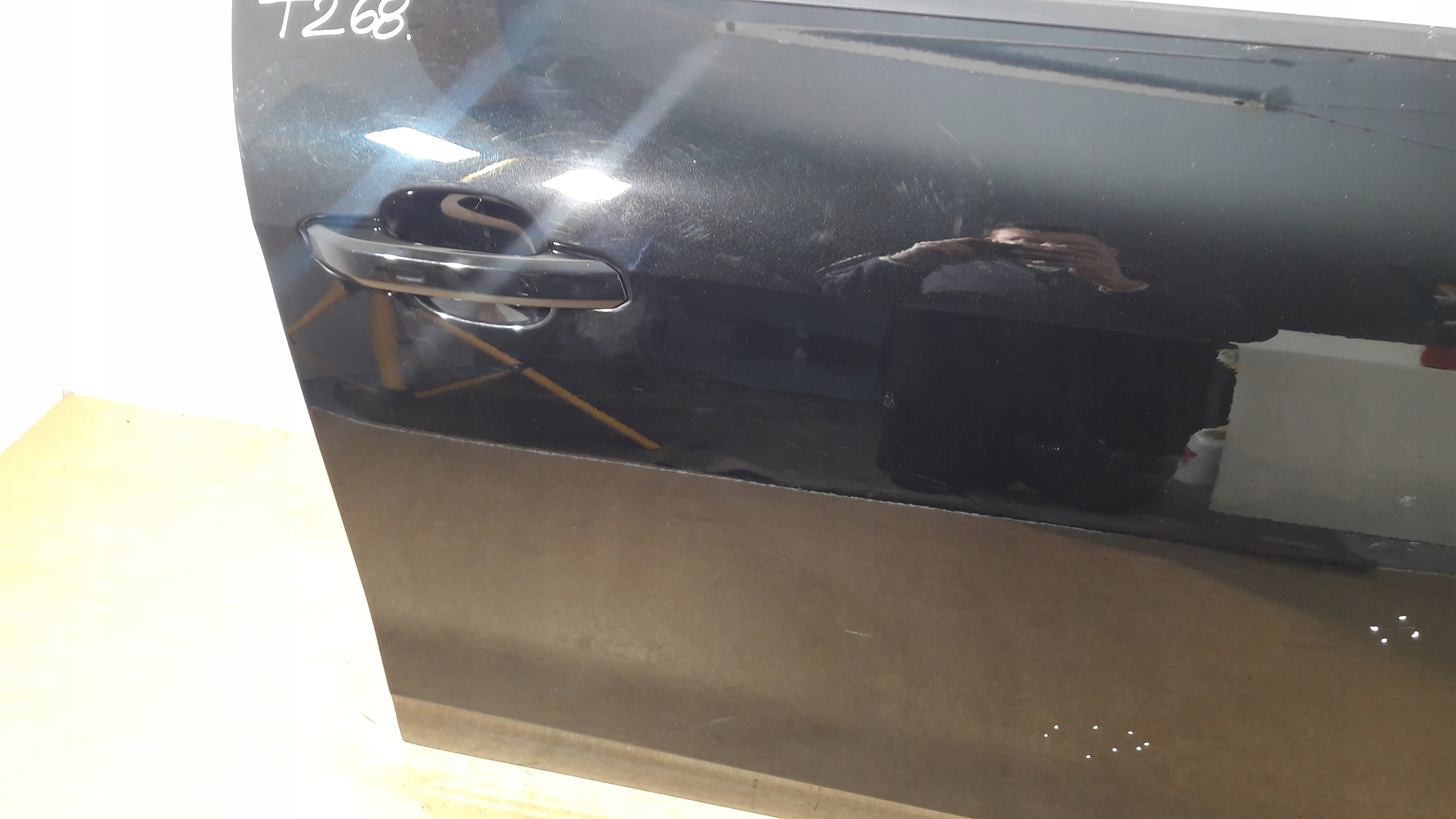 door AUDI A4 B9 front right LIFT (T268)