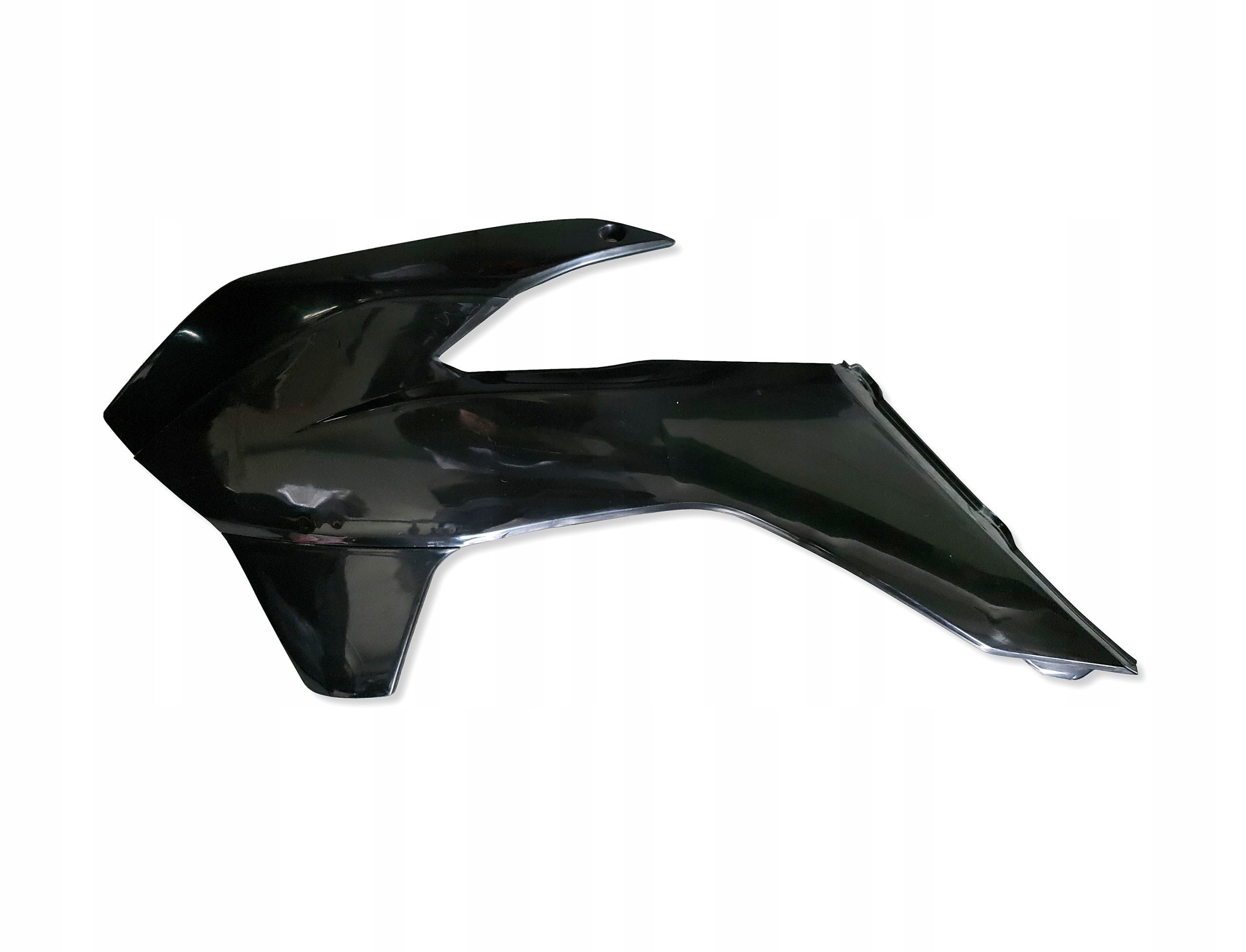 A7088 - ЛЕВЫЙ ОБТЕКАТЕЛЬ ALFARAD CROSS ДЛЯ БАКА ЧЕРНЫЙ