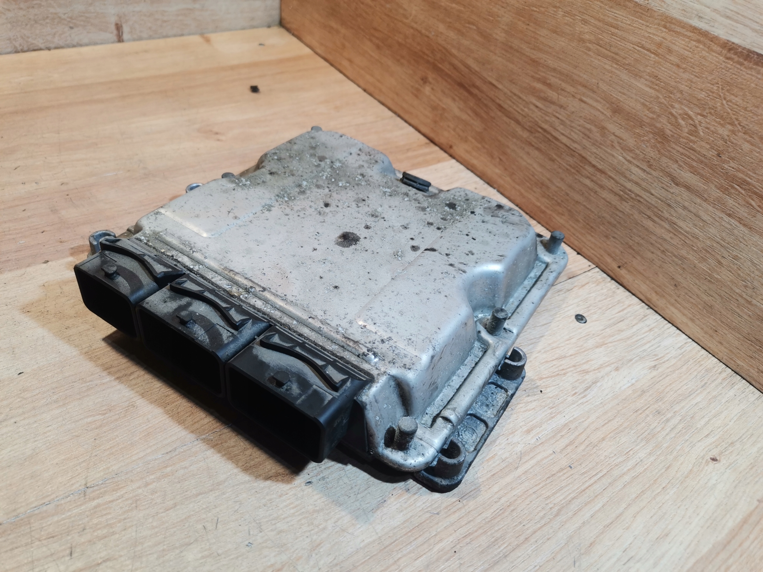 computer of the engine control unit RENAULT LAGUNA 1.9 DCI 0281011101 8200163528