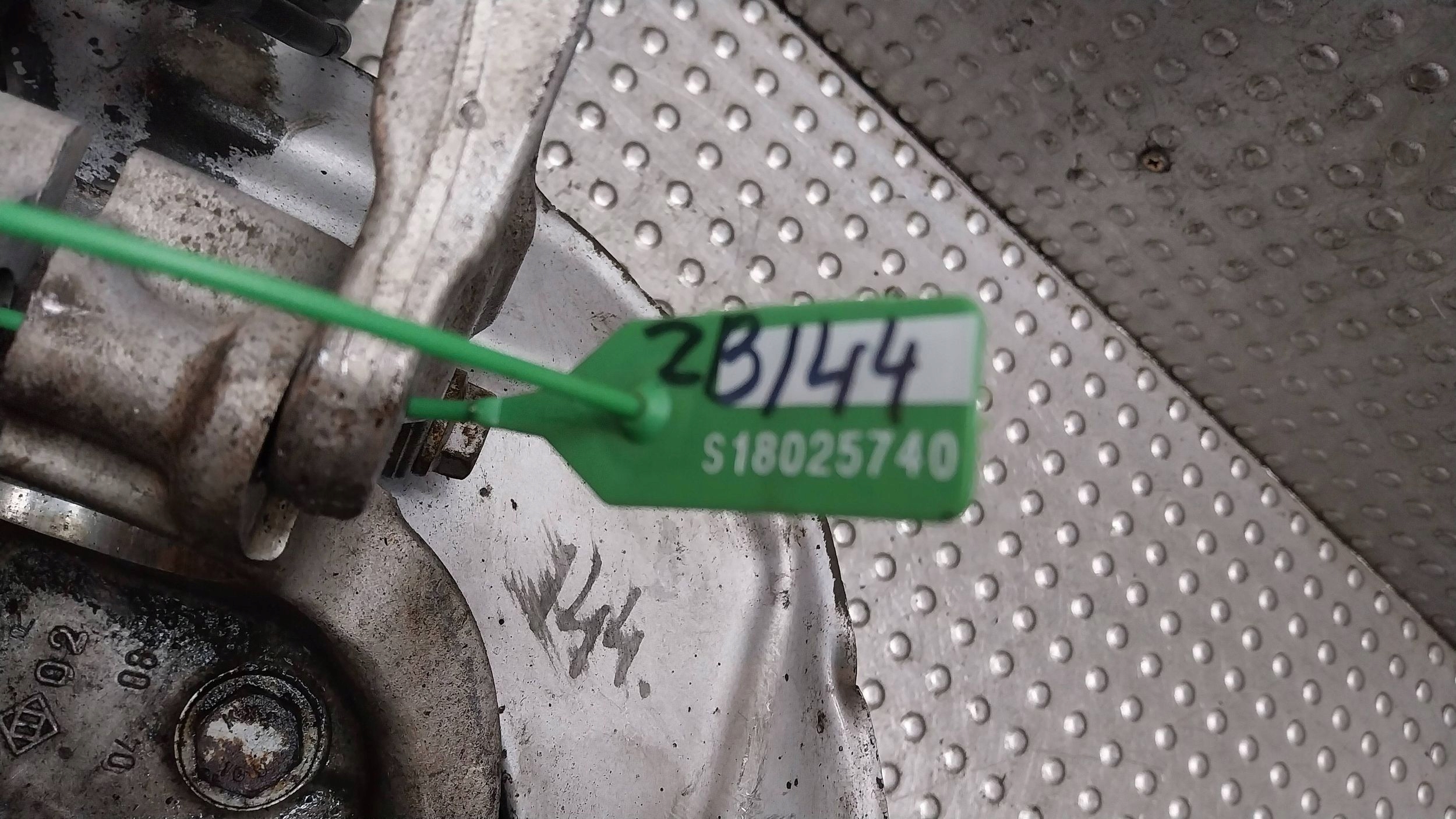 otoč čepu třmen levý předek KPL 6760953 BMW E60 E61