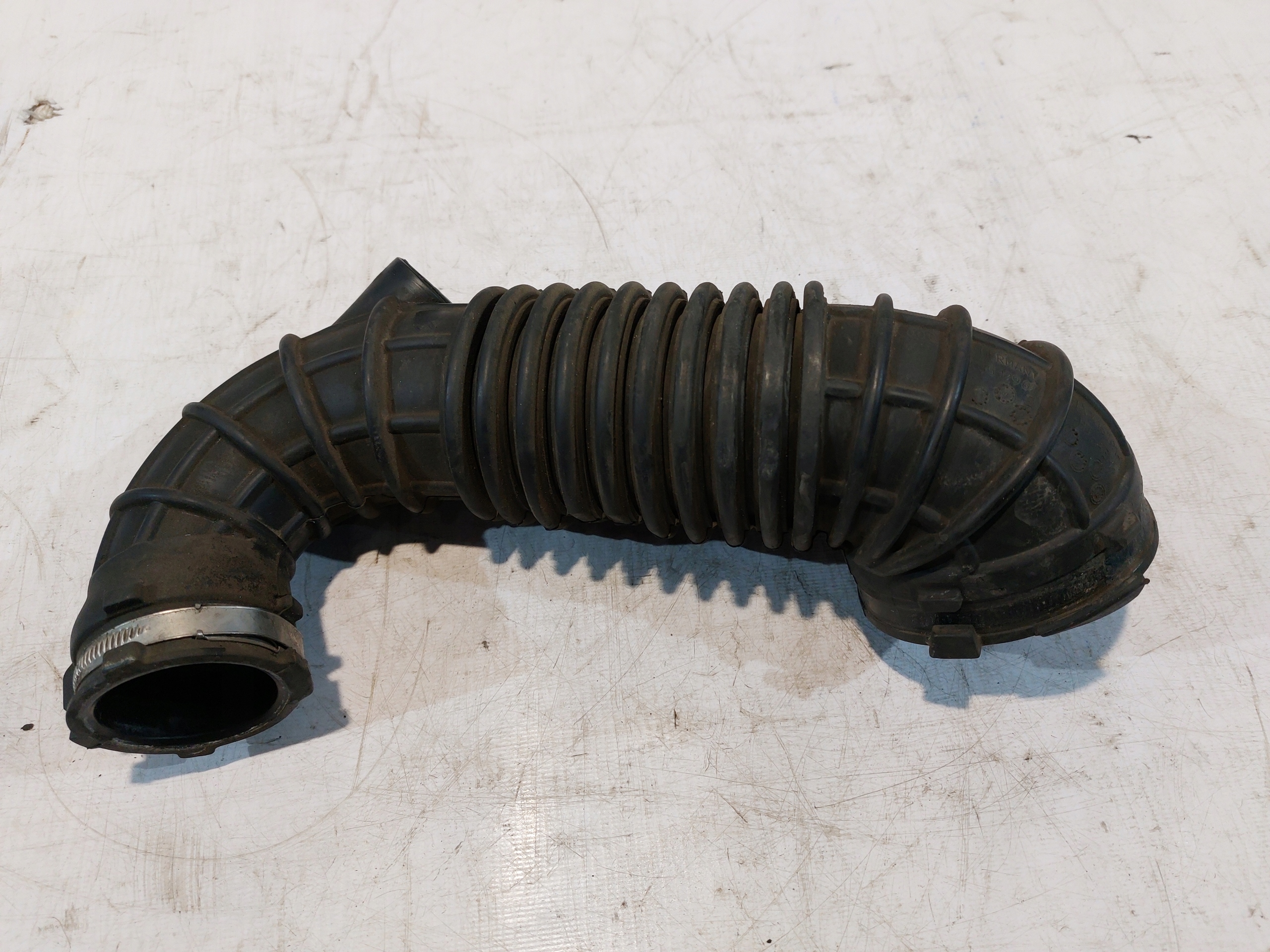 pipe hose air AUDI A4 B8 2.0TDI