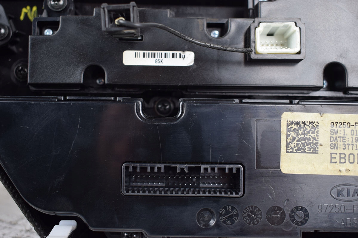 PANEL KLIMATYZACJI RADIA KIA SPORTAGE IV Producent części Kia OE