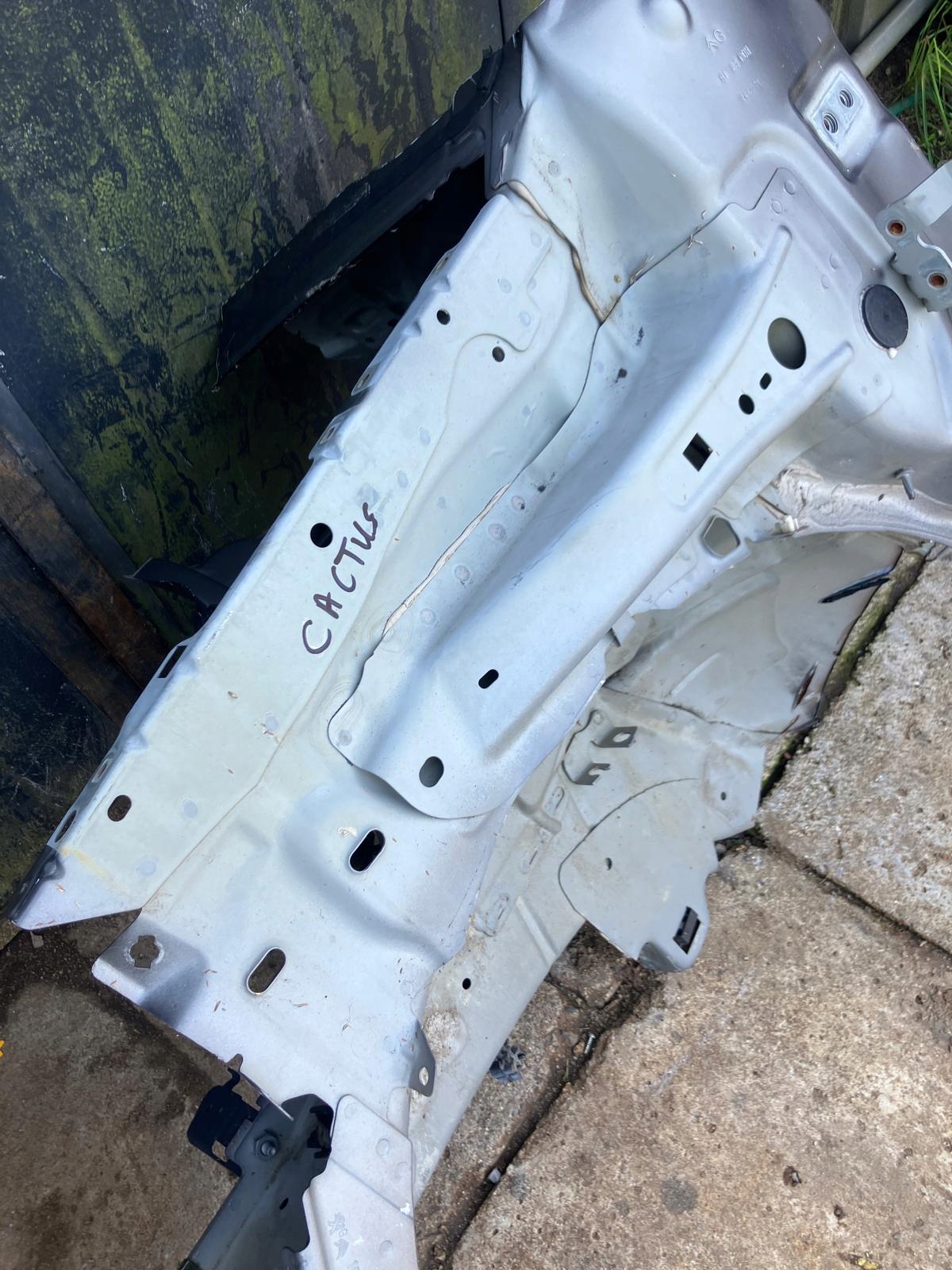 quarter left front CITROEN C4 CACTUS