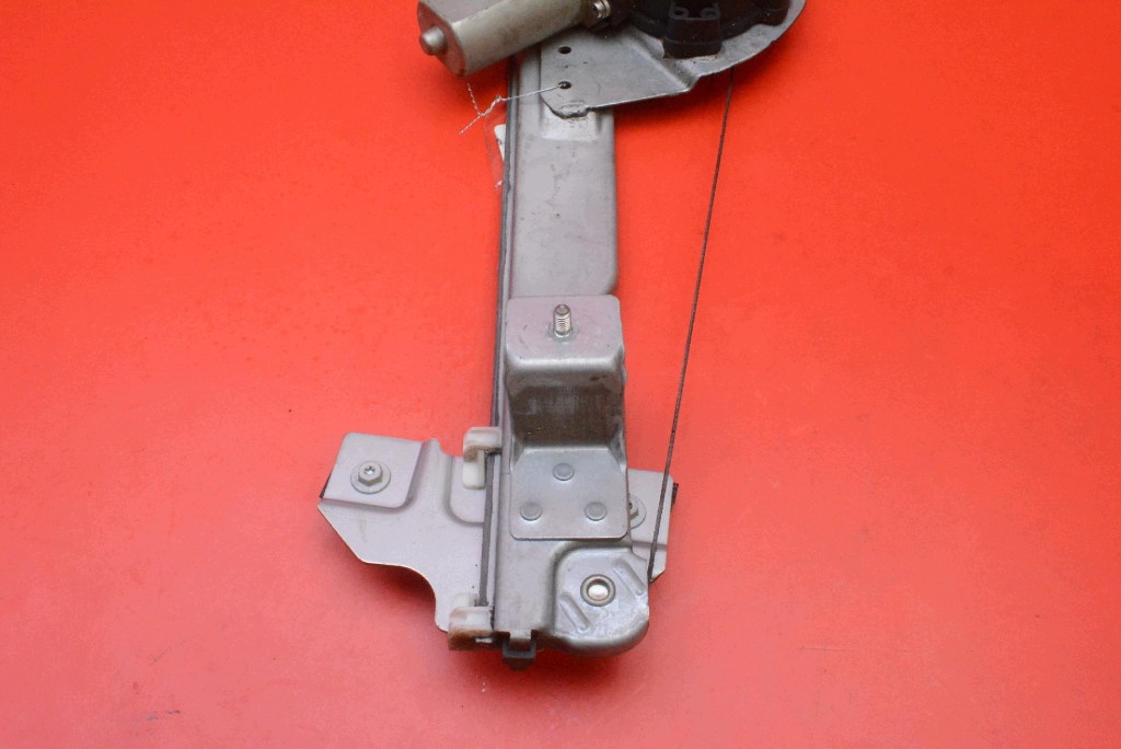 fensterhebermotor rechts vorne EU 8200733828 DACIA SANDERO 1 und 08-12