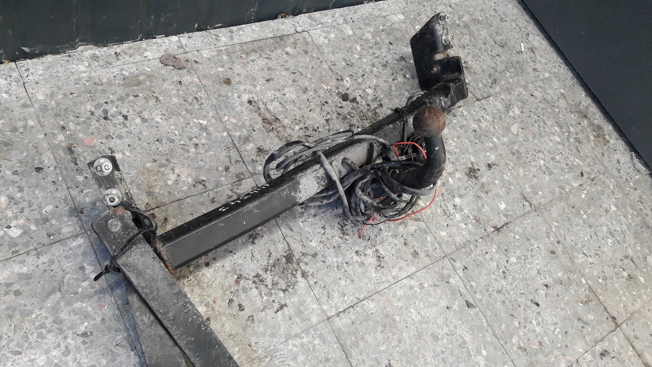 7711210382 hak holowniczy Renault Laguna I