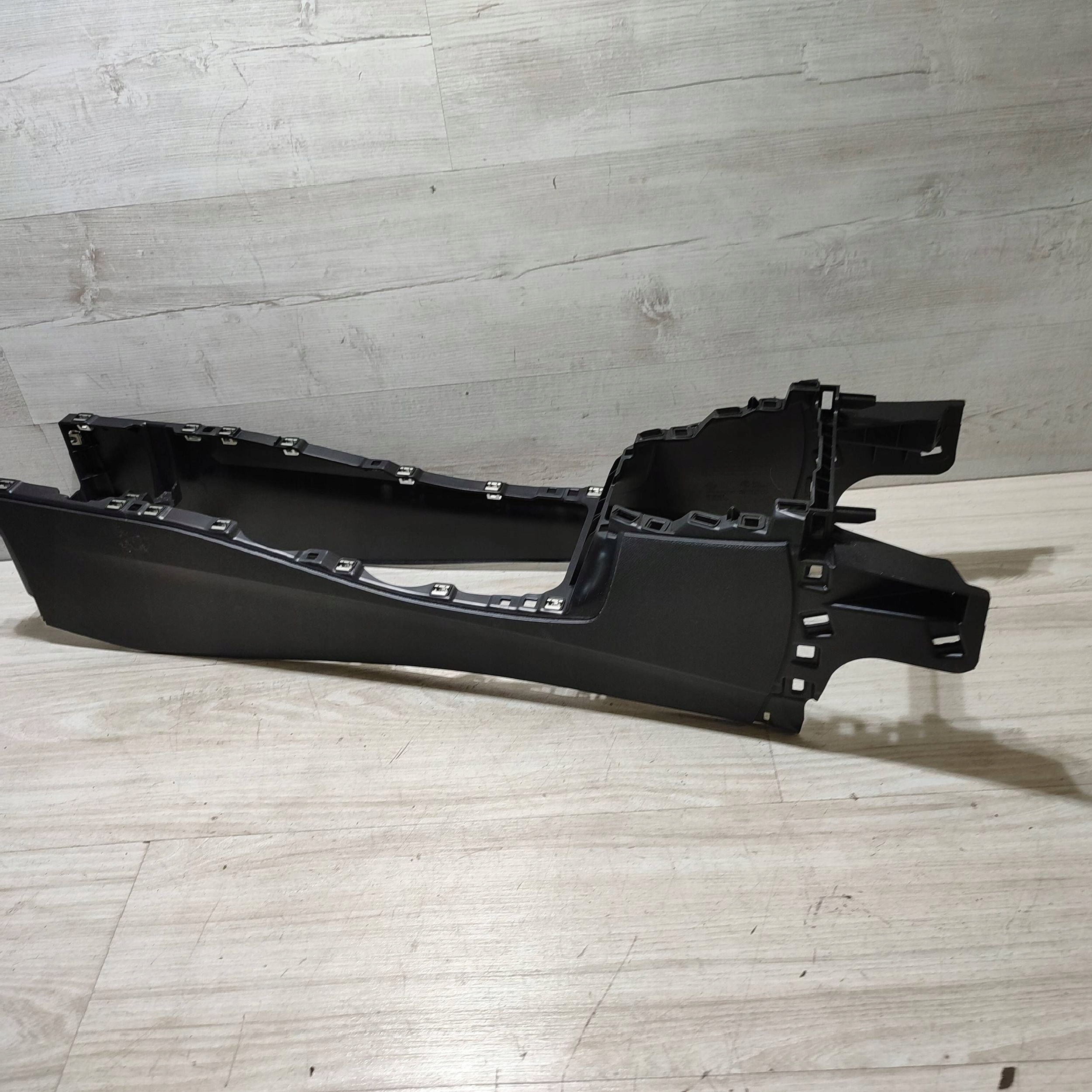 tunel mitte Opel Corsa F 9829535180