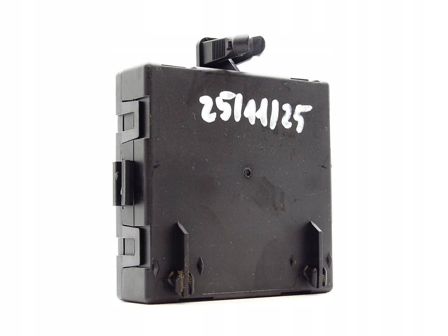 module control unit door left front front MERCEDES GLA X156 A1669005511