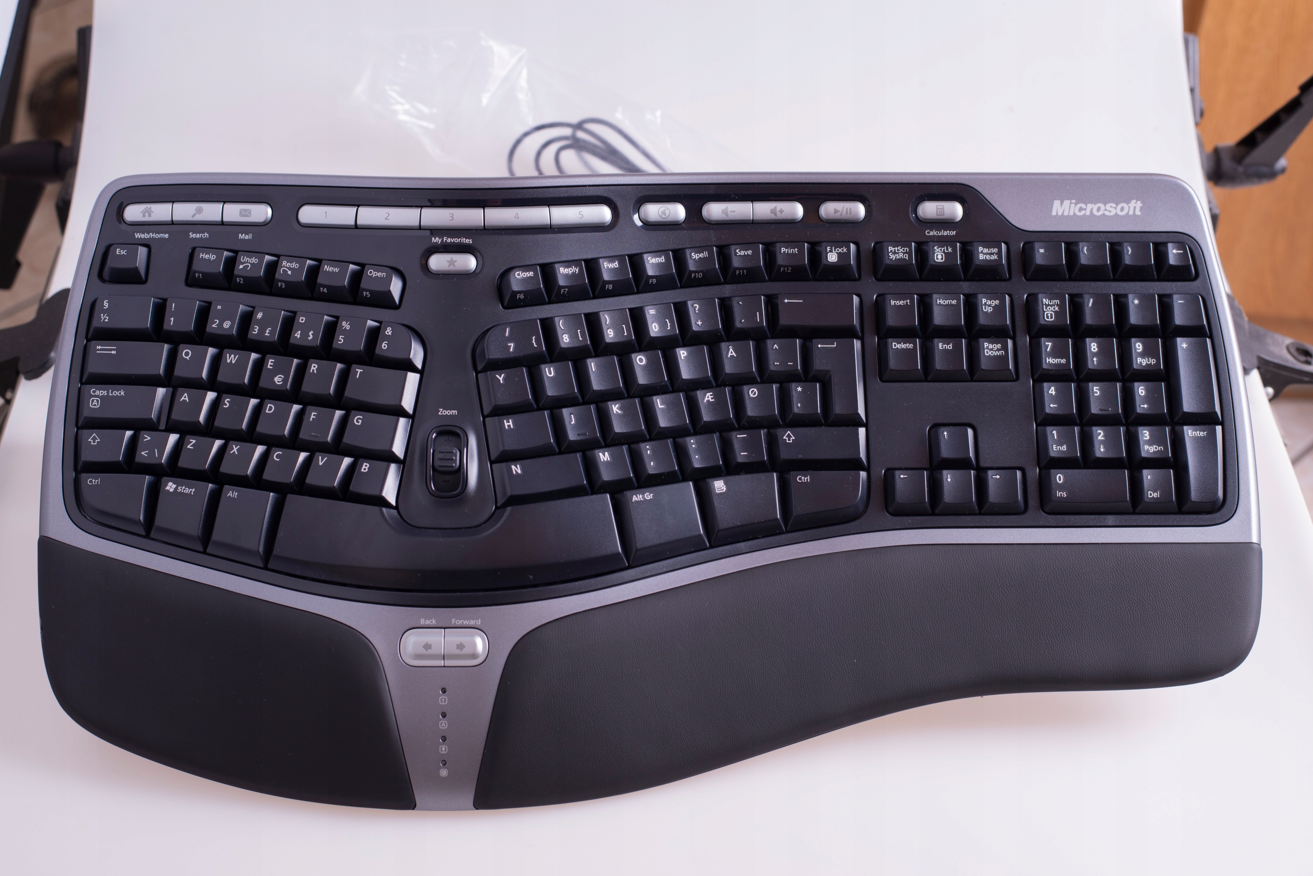Klawiatura Microsoft Natural Ergonomic Keyboard 4000 Qwerty (Nordic) Opis