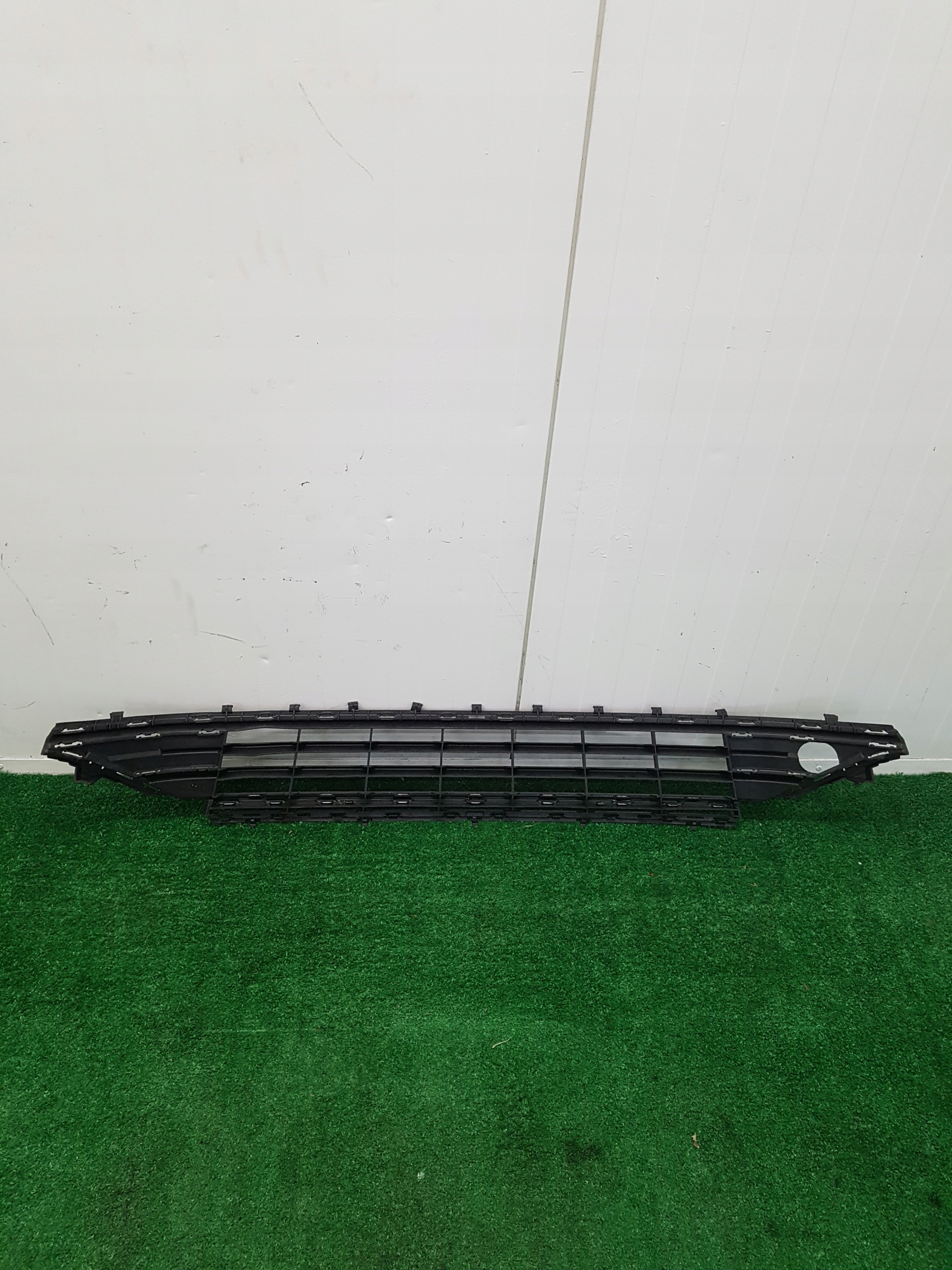 Lüftungsgitter der Stoßstange mitte VOLKSWAGEN GOLF 7 5G0853677L