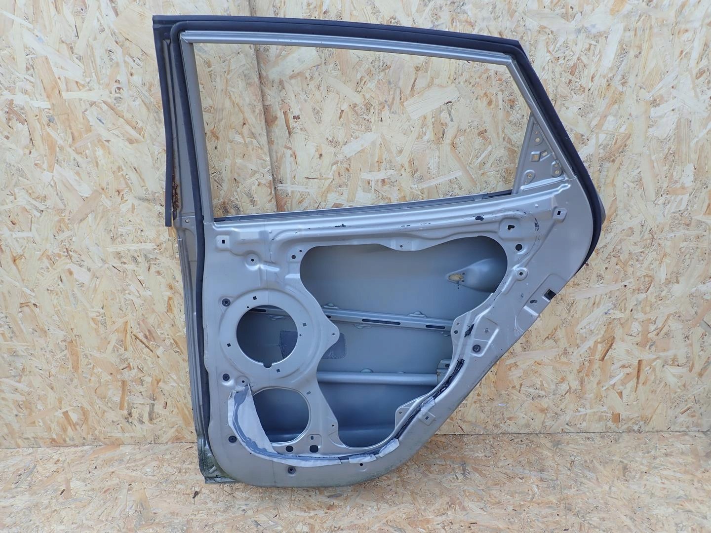 ajtó hátsó hátsó jobb HYUNDAI IX35 2010