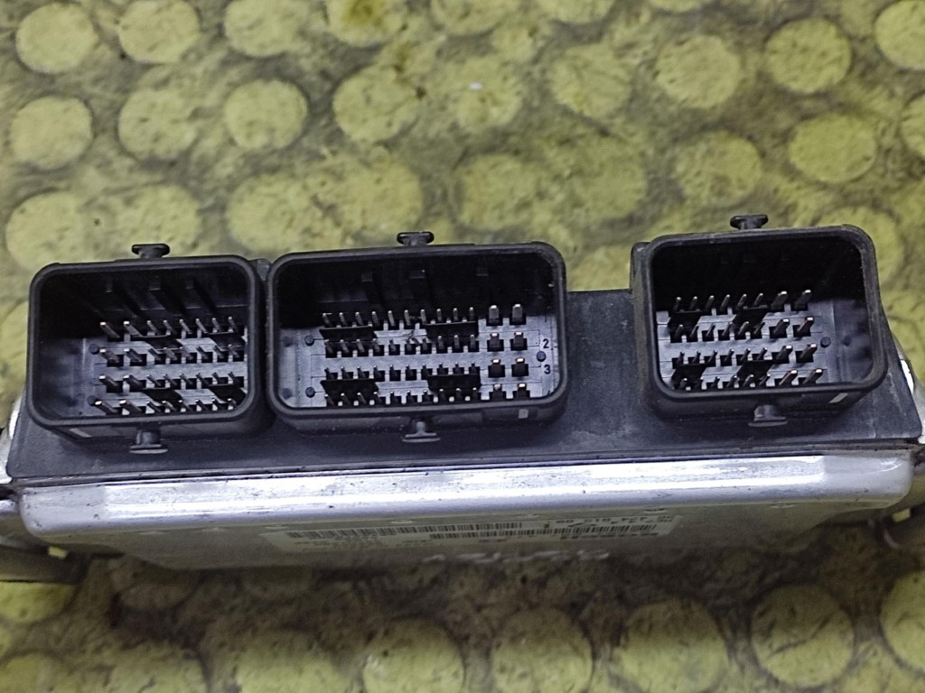 PEUGEOT 206 1.6 control unit of the engine 0261207477