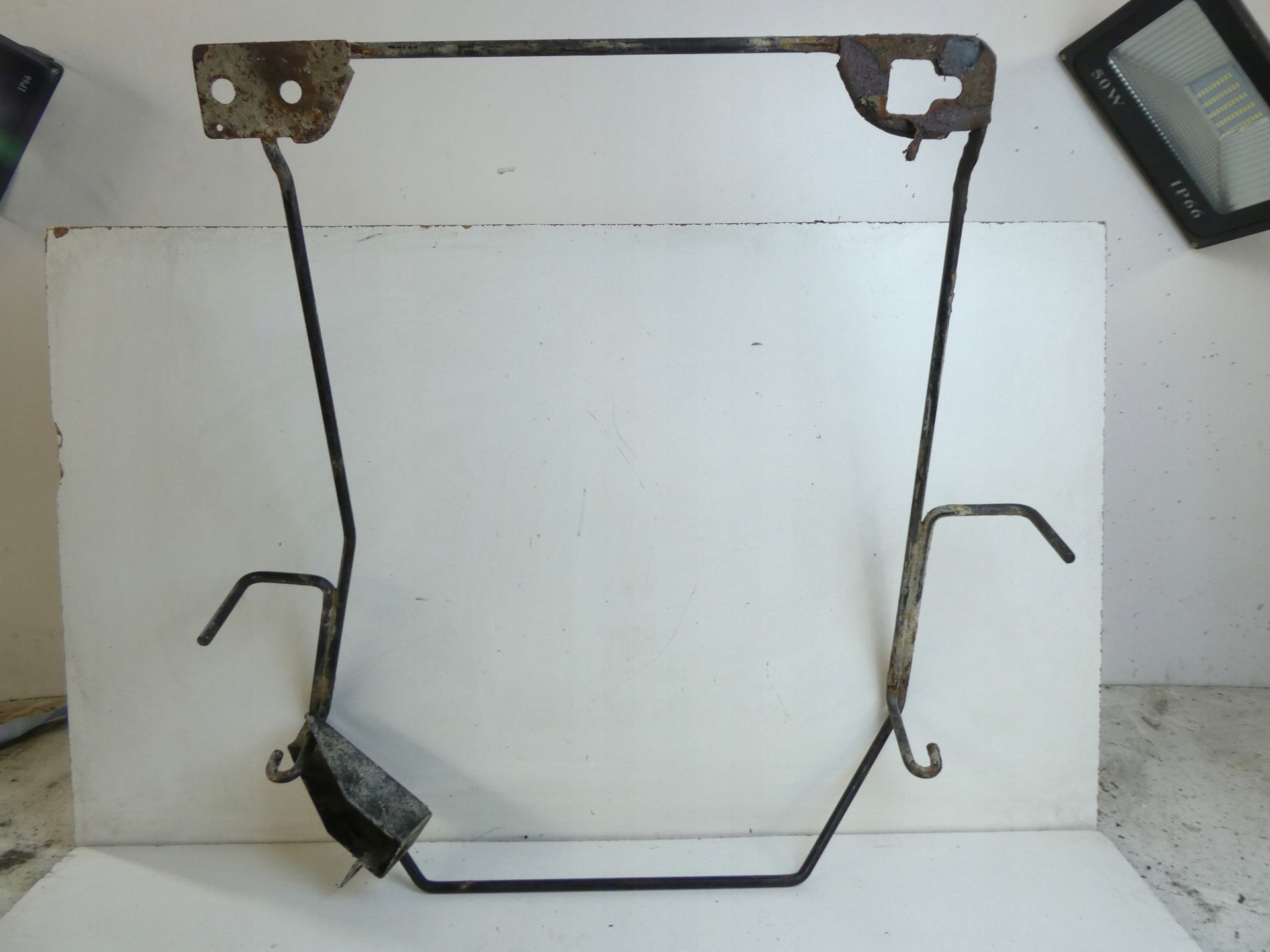 MOCOWANIE KOŁA ZAPASOWEGO TRAFIC VIVARO