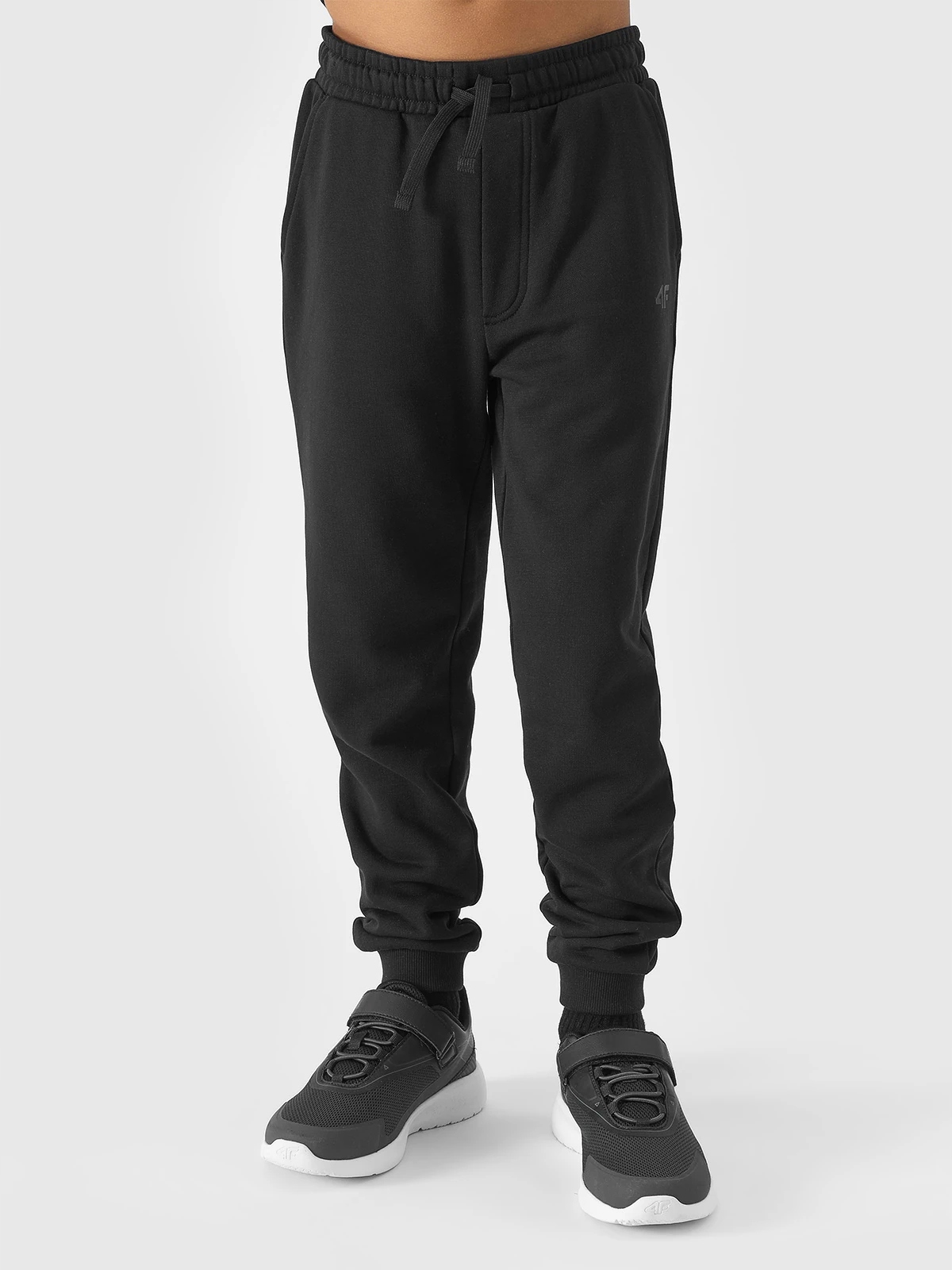 4F SPODNIE DRESOWE CHŁOPIĘCE JOGGERY DRESY SPORTOWE DZIECIĘCE SS24 Rozmiar (new) 164 (159 - 164 cm)