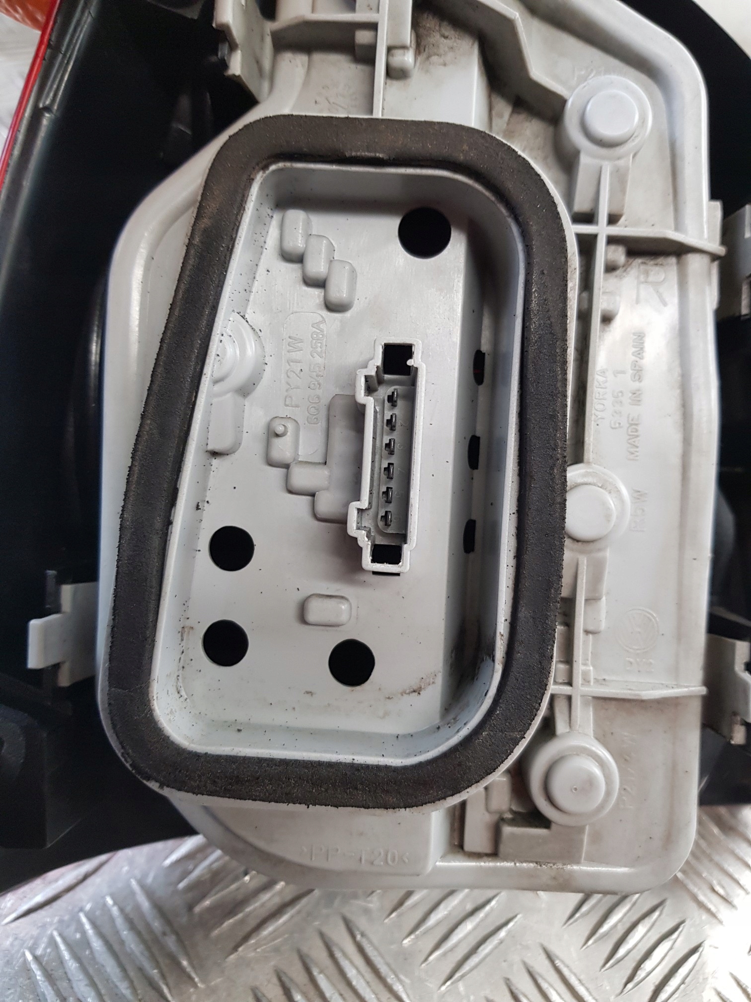 light right rear part 6Q6945096B VW POLO IV 9N