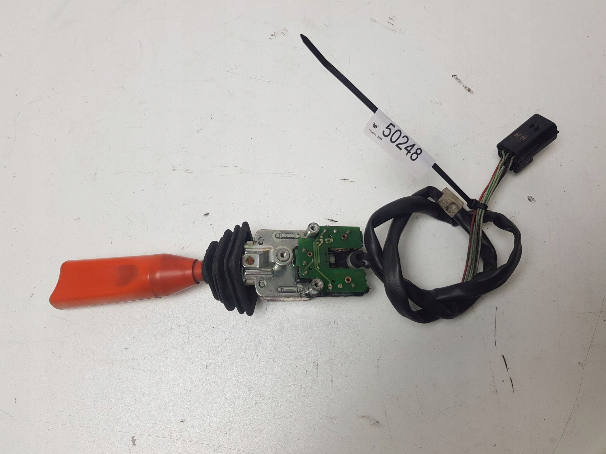 NEW HOLLAND CASE FIAT ЭЛЕКТРИЧЕСКИЙ РЕВЕРС РЫЧАГ