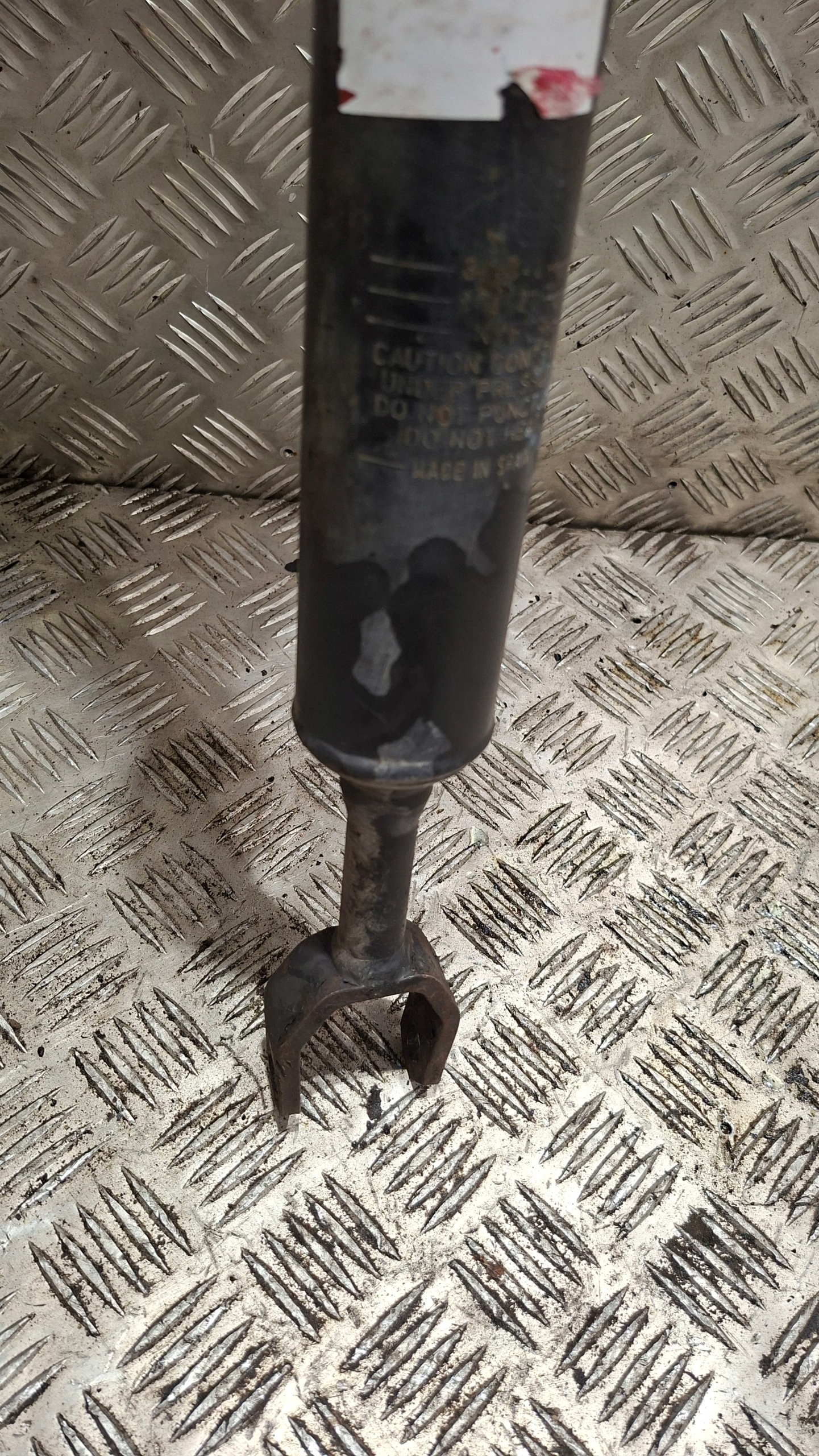 shock absorber left front AUDI A4 B6 1.9TDI