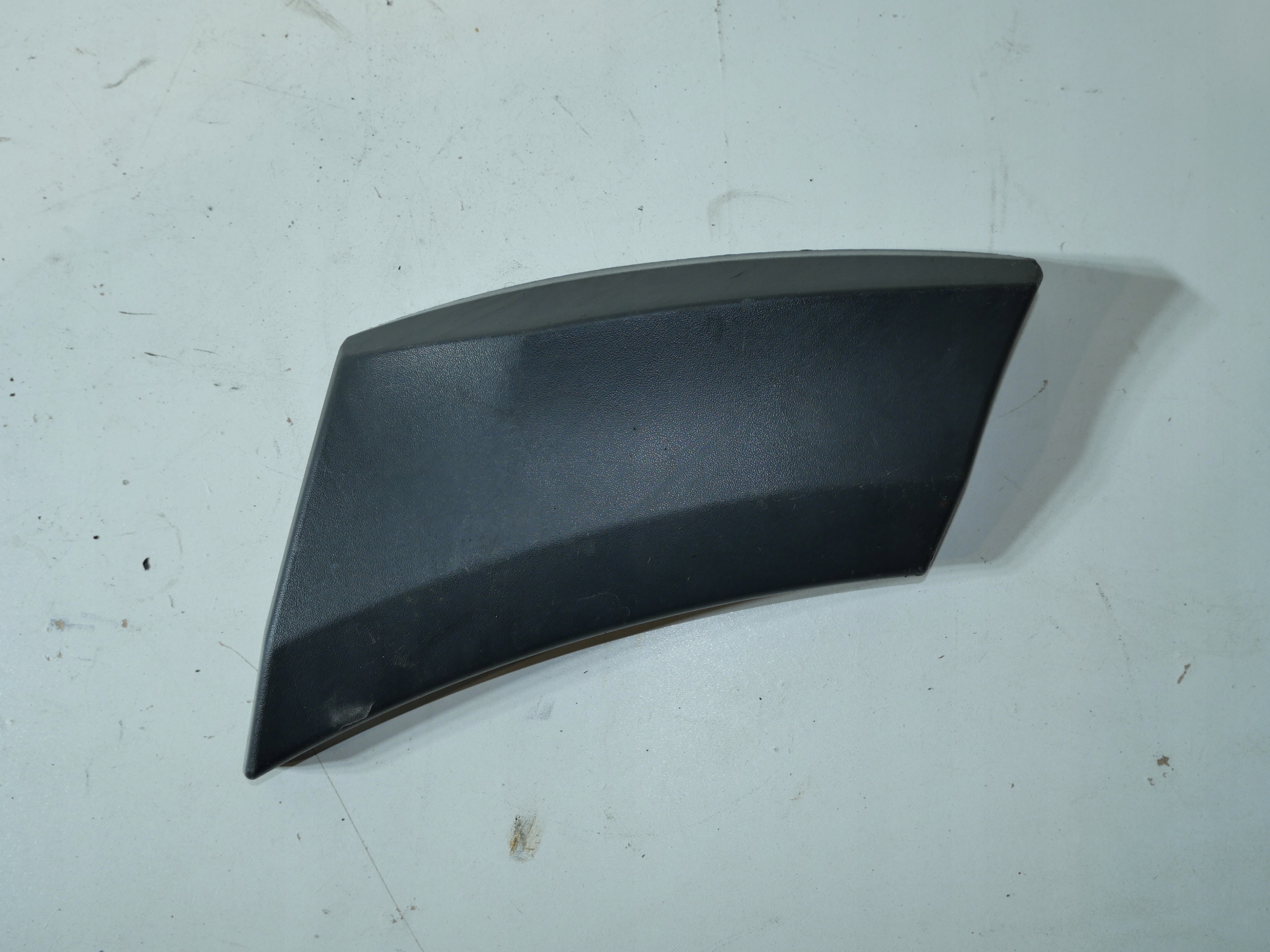 CRAFTER krytka blatníku předek A9066904782