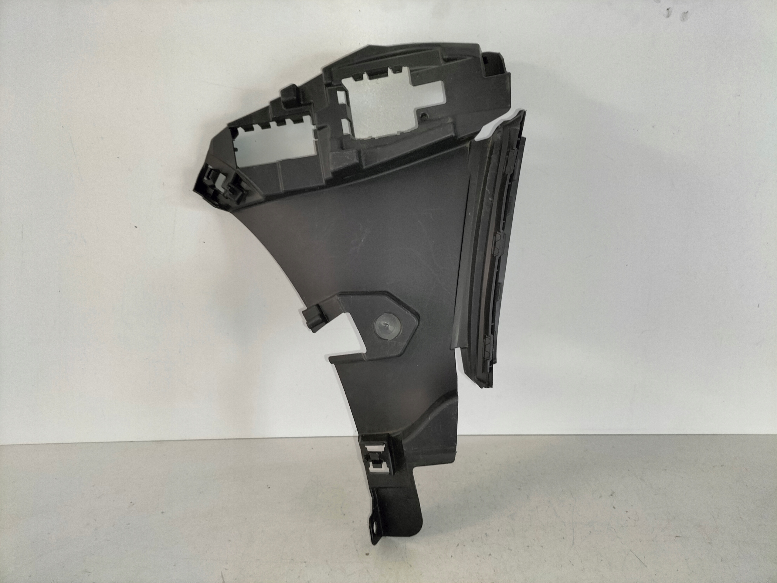support holder of a bumper front right VW TIGUAN III 24