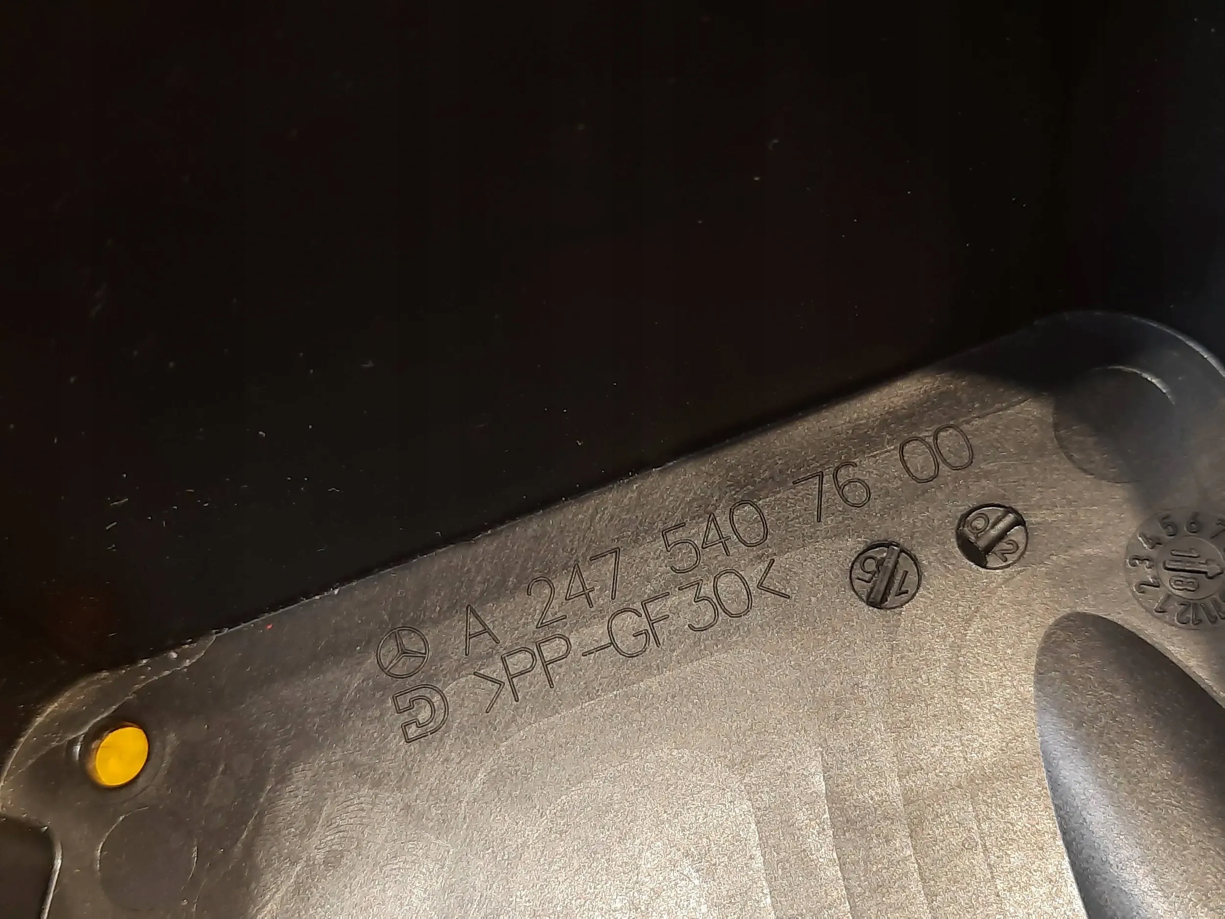 Mercedes-Benz A W177 1.3B SKRZYNKA BEZPIECZNIKÓW OBUDOWA A2475407600* Numer katalogowy oryginału A2475407800