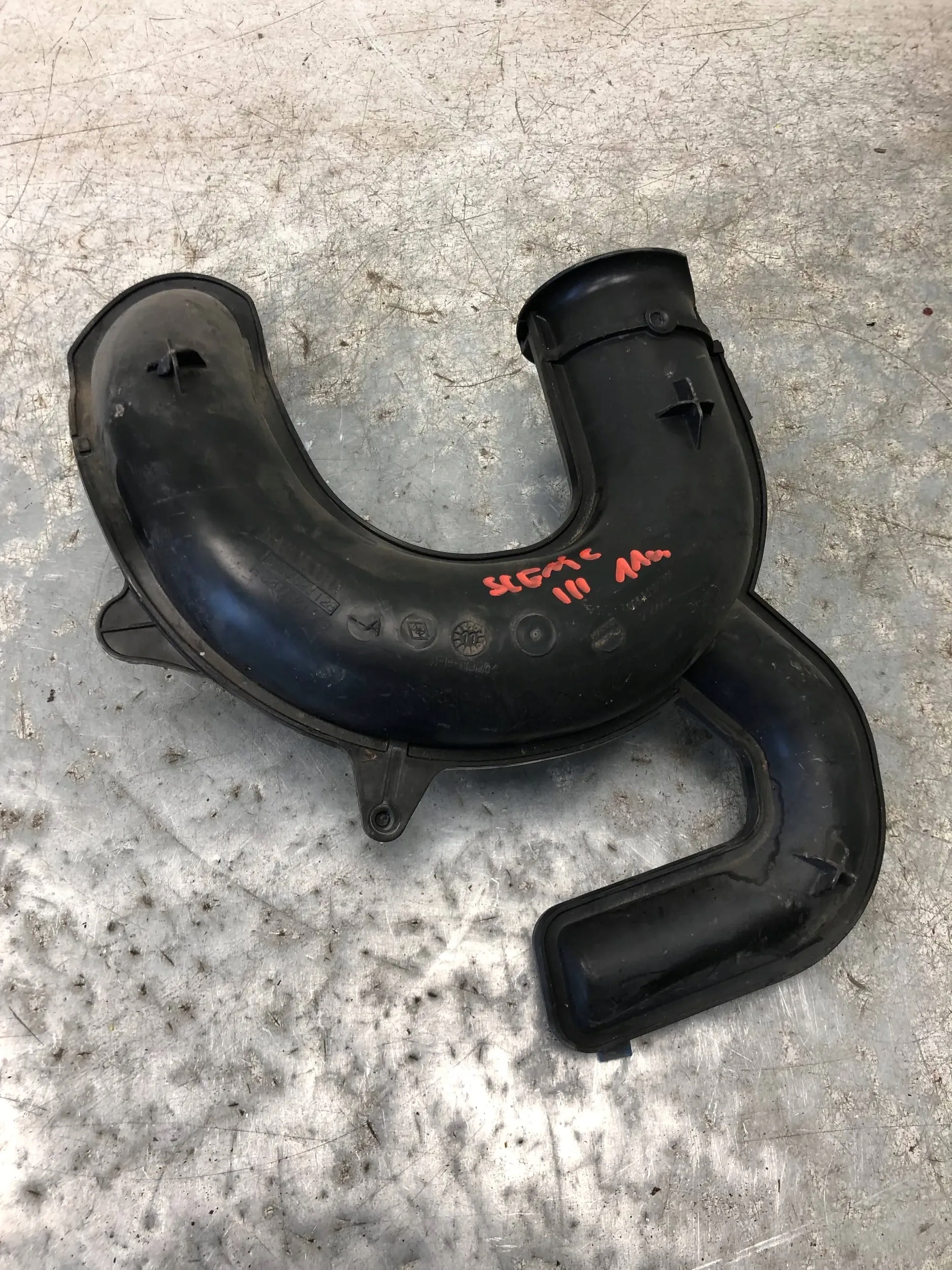 REZONATOR luft RENAULT SCENIC III 8200923128
