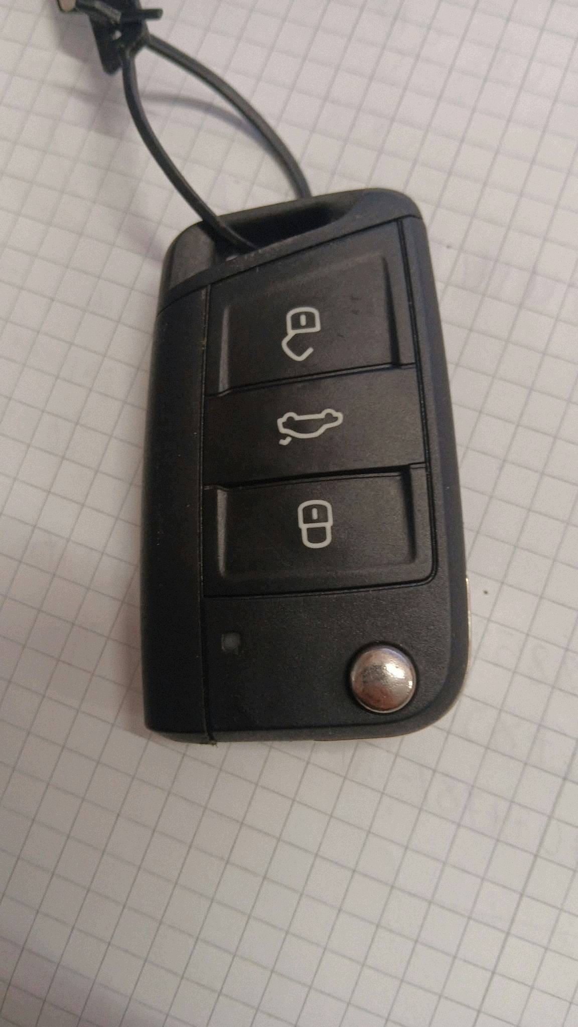 key cover PILOT Volkswagen Touran III 5TA800375CP