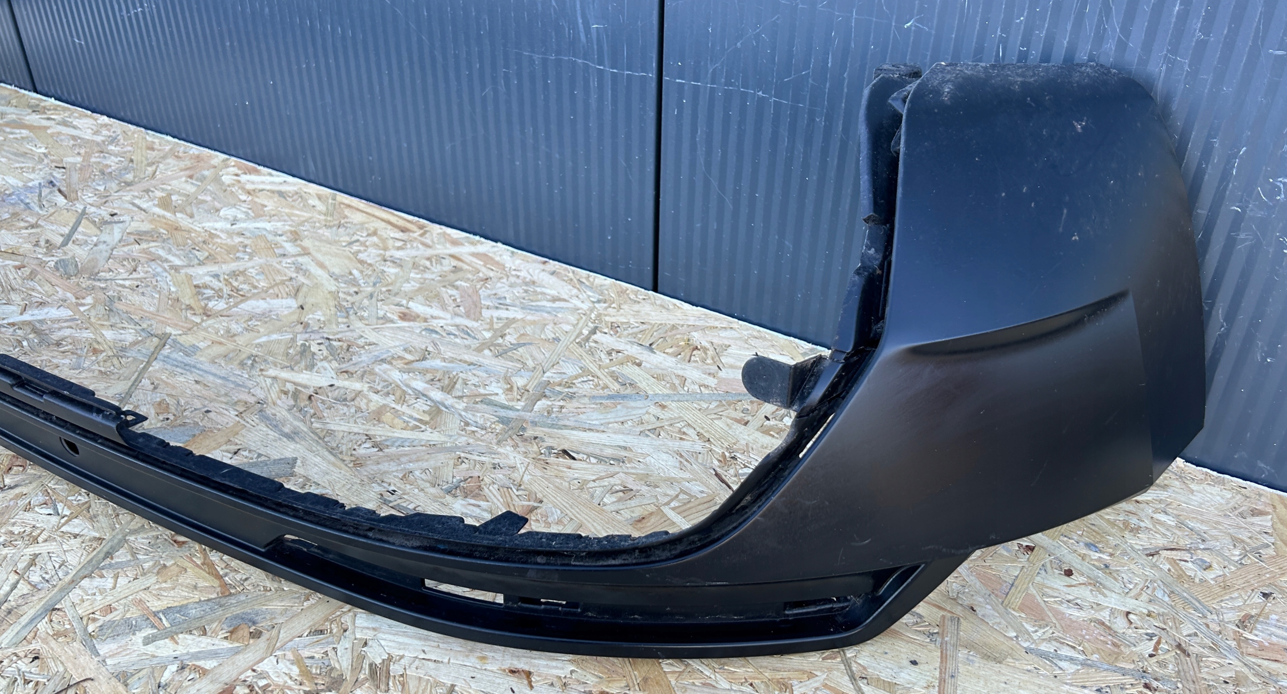 SPOILER der Stoßstange heck SEAT ATECA LIFT PDC 575807521J