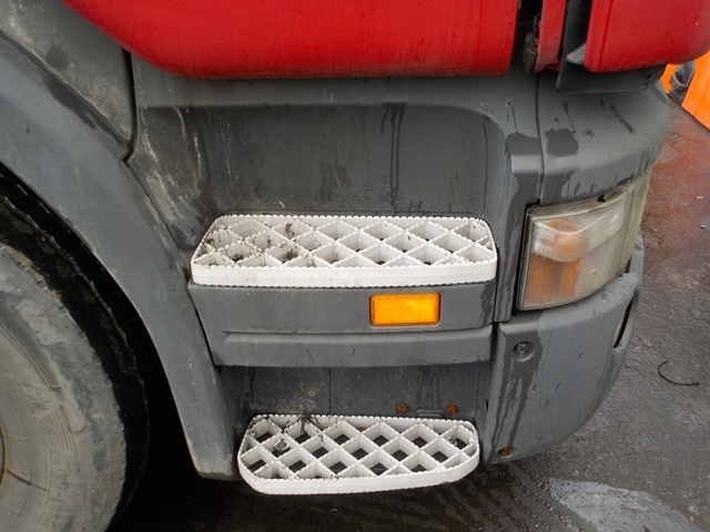 SCANIA R ПРАВА СТУПІНЬ