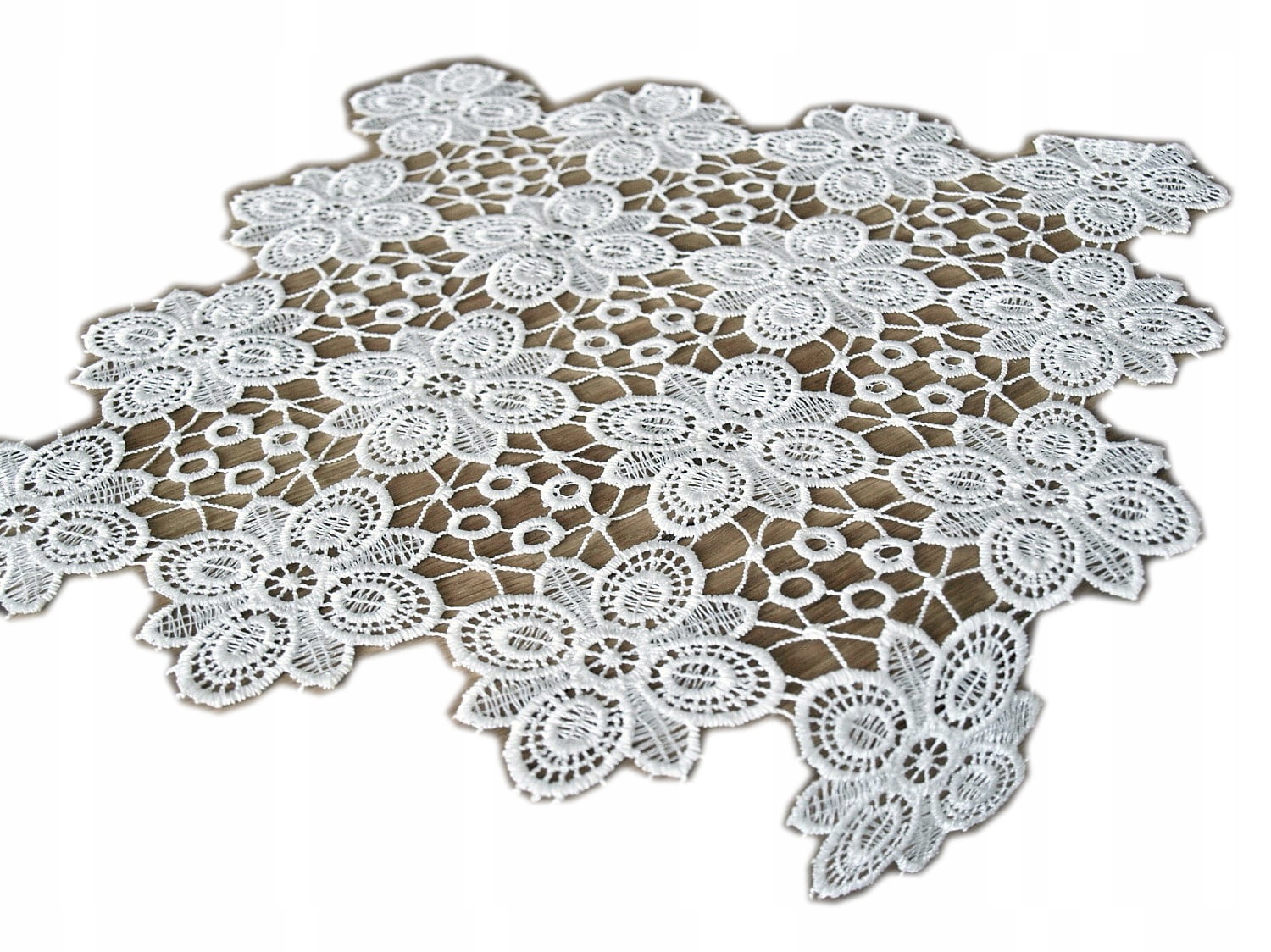 

Serwetka 30x30 cm pełna gipiura biała