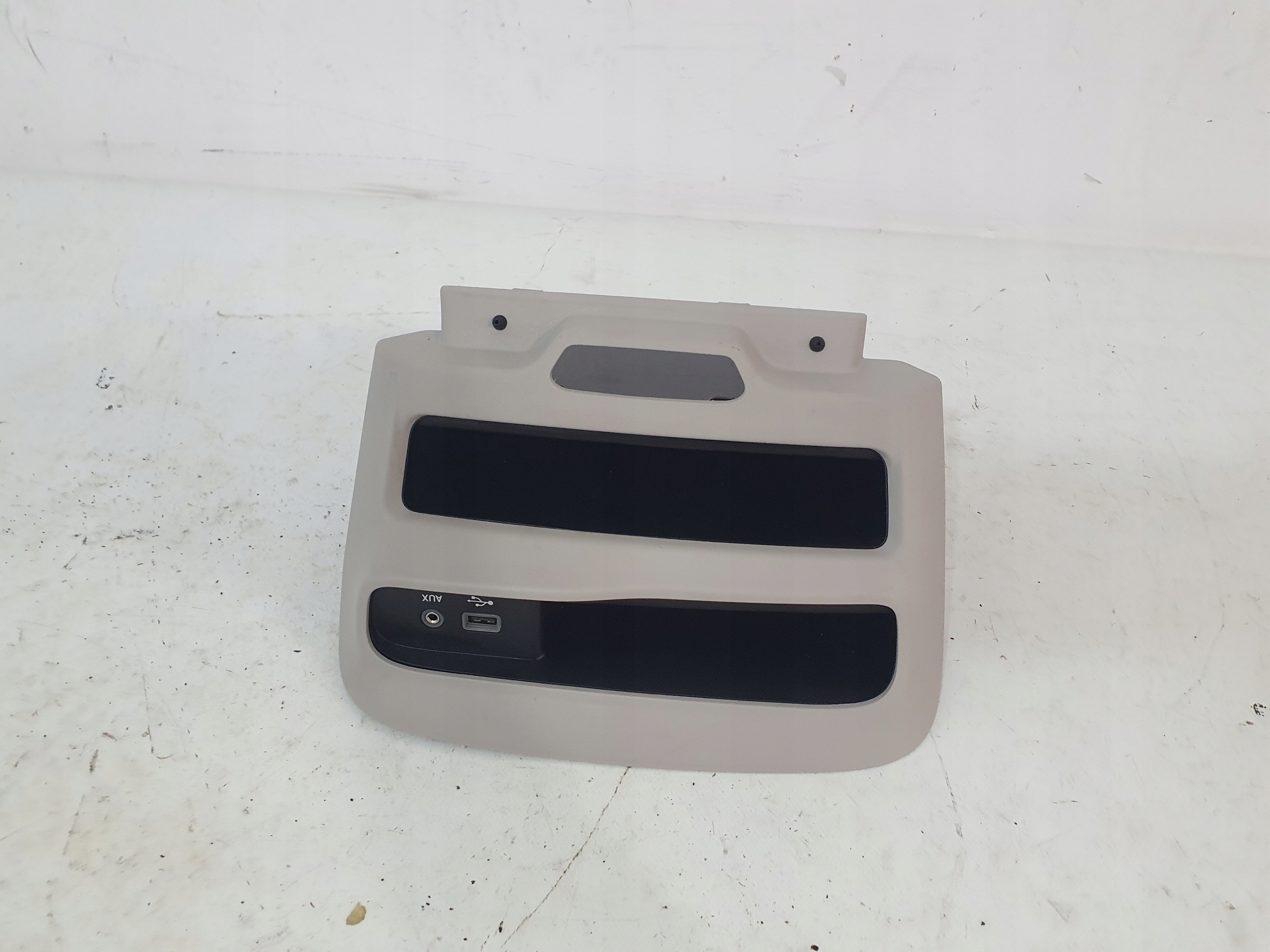 CHRYSLER PACIFICA II 16- PANEL USB AUX Blende Abdeckung 6EM051D2AE 68229840AB