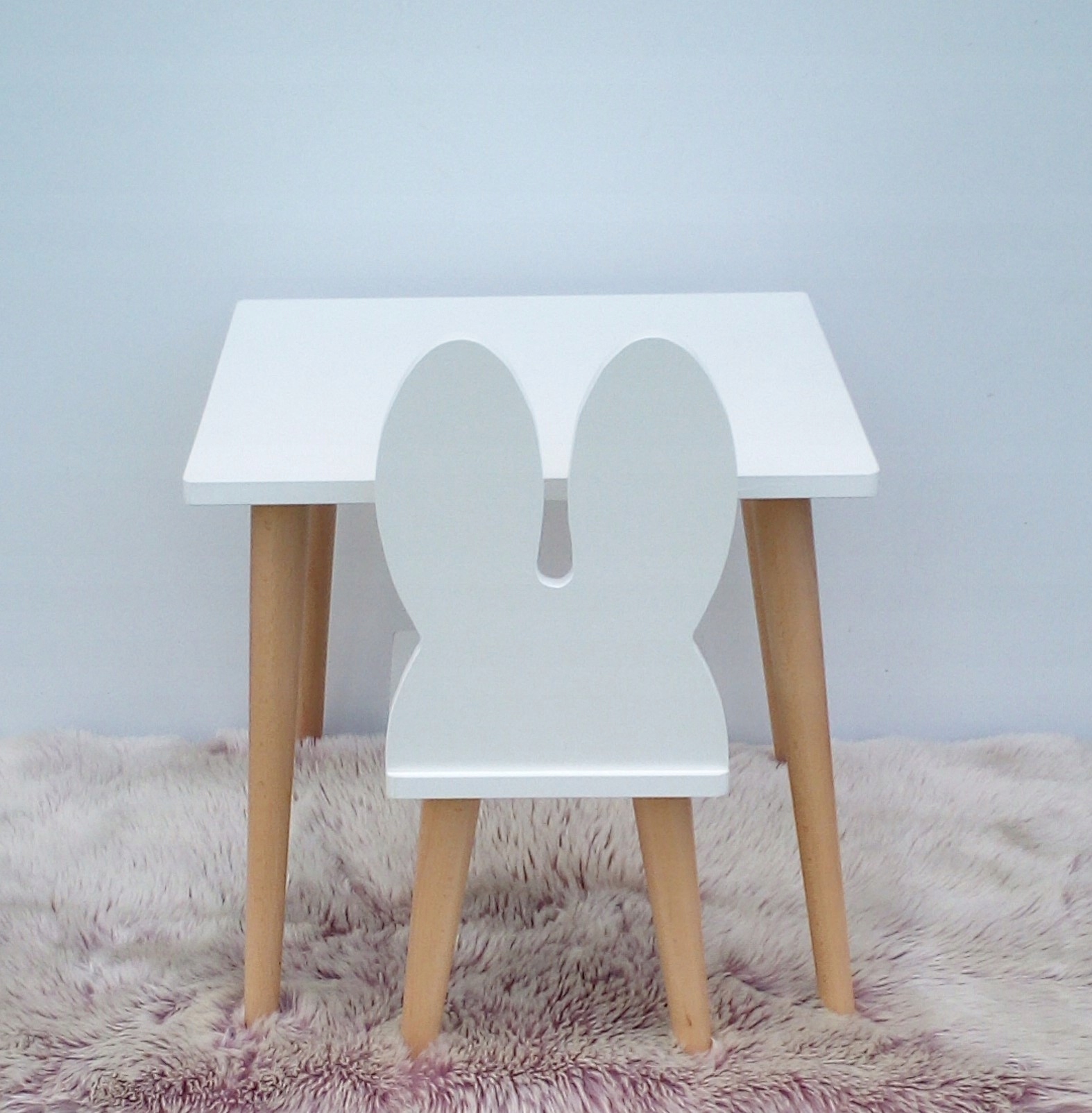 Stolik z KRZESEŁKAMI DWOMA dla dzieci króliczek Marka bez marki