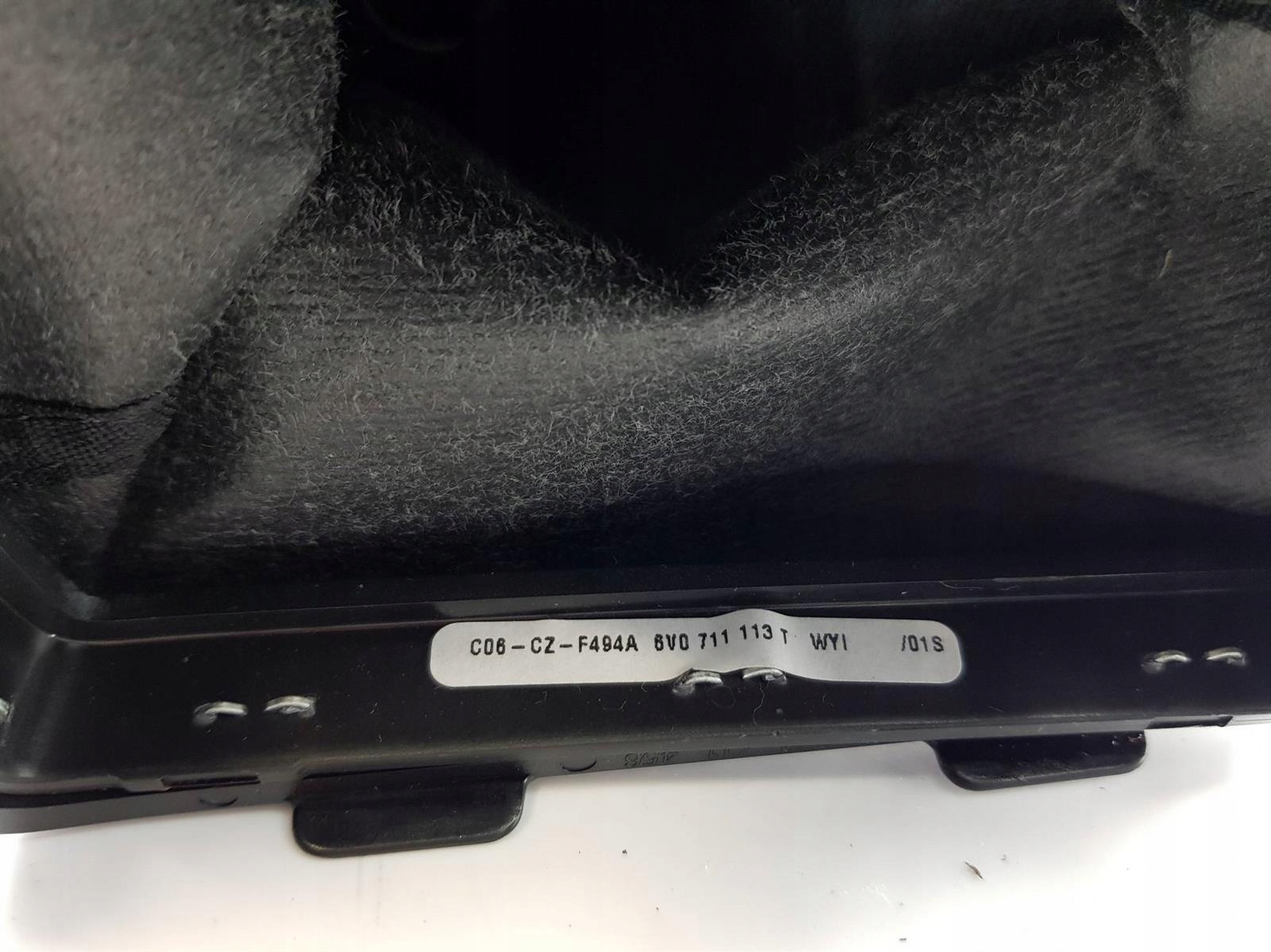 MIESZEK 6V0711113T SKODA FABIA III Part number 6V0711113T