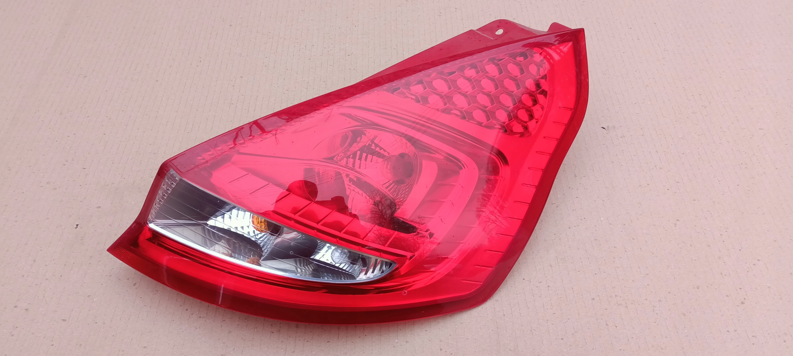 фонарь правый FORD Fiesta MK7 08-13rok оригинал