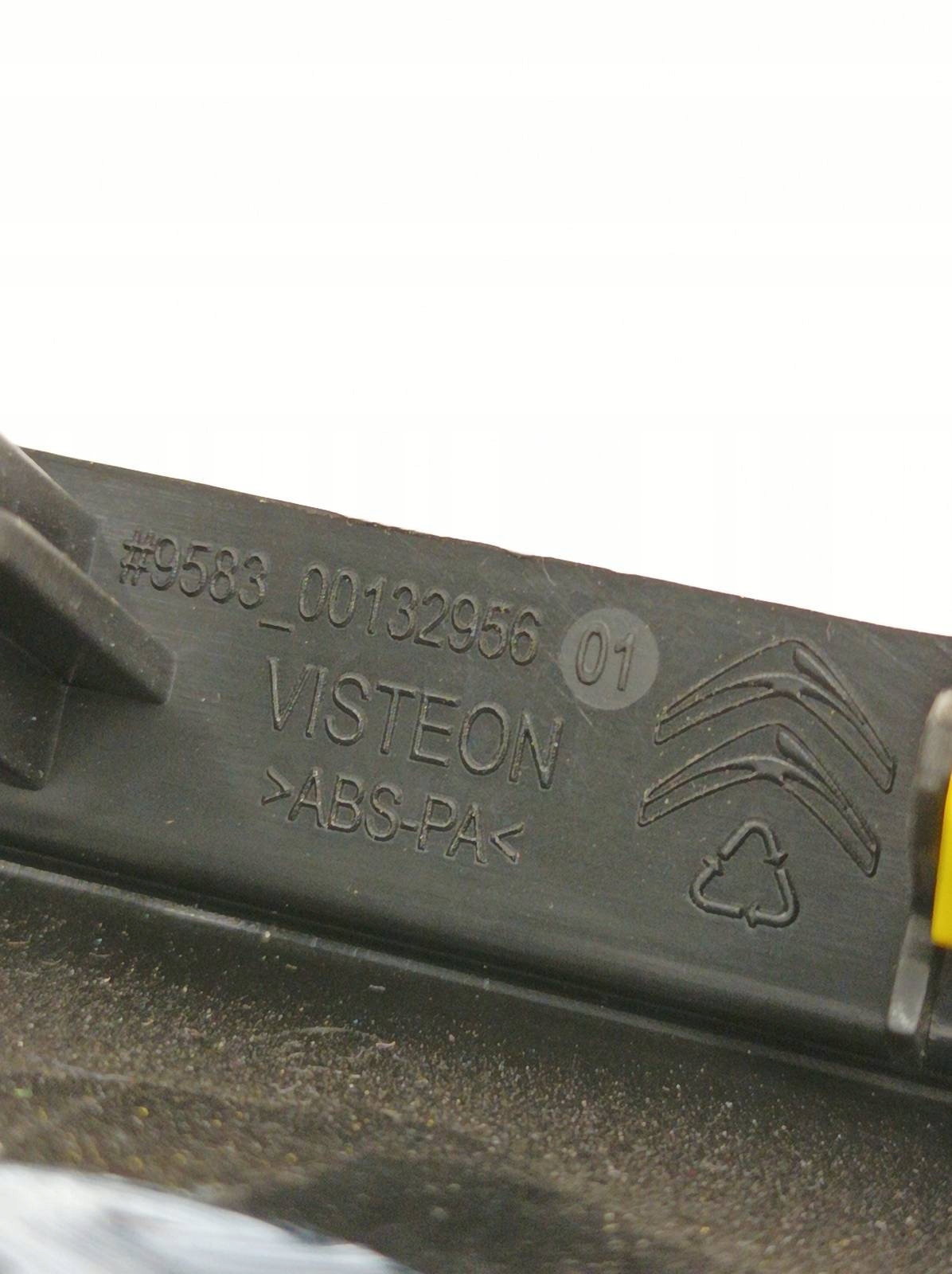 popolník adapter 12V 958300132956 Citroen C4 Cactus a (2014- )