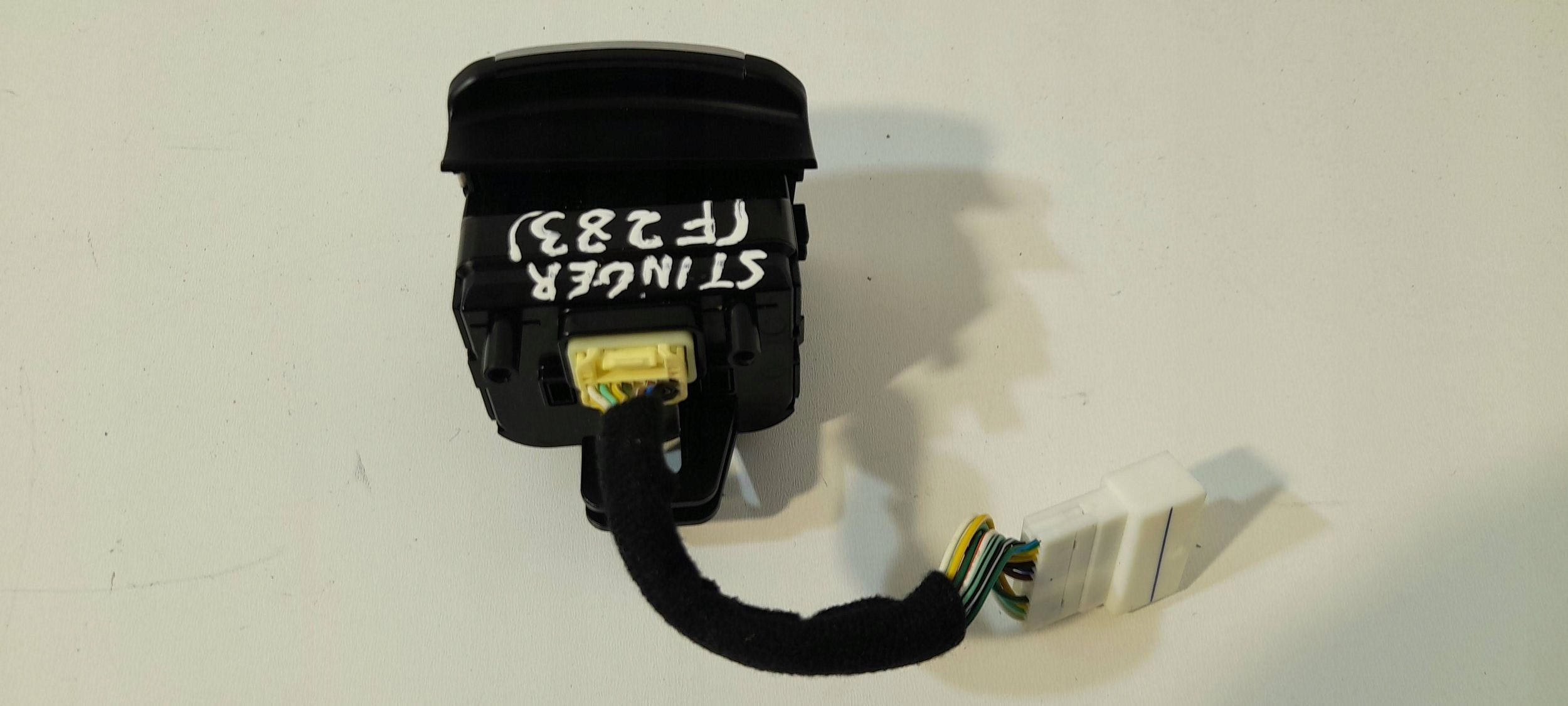 Kia Stinger button / switch electric brake 93766J5500 (F283)