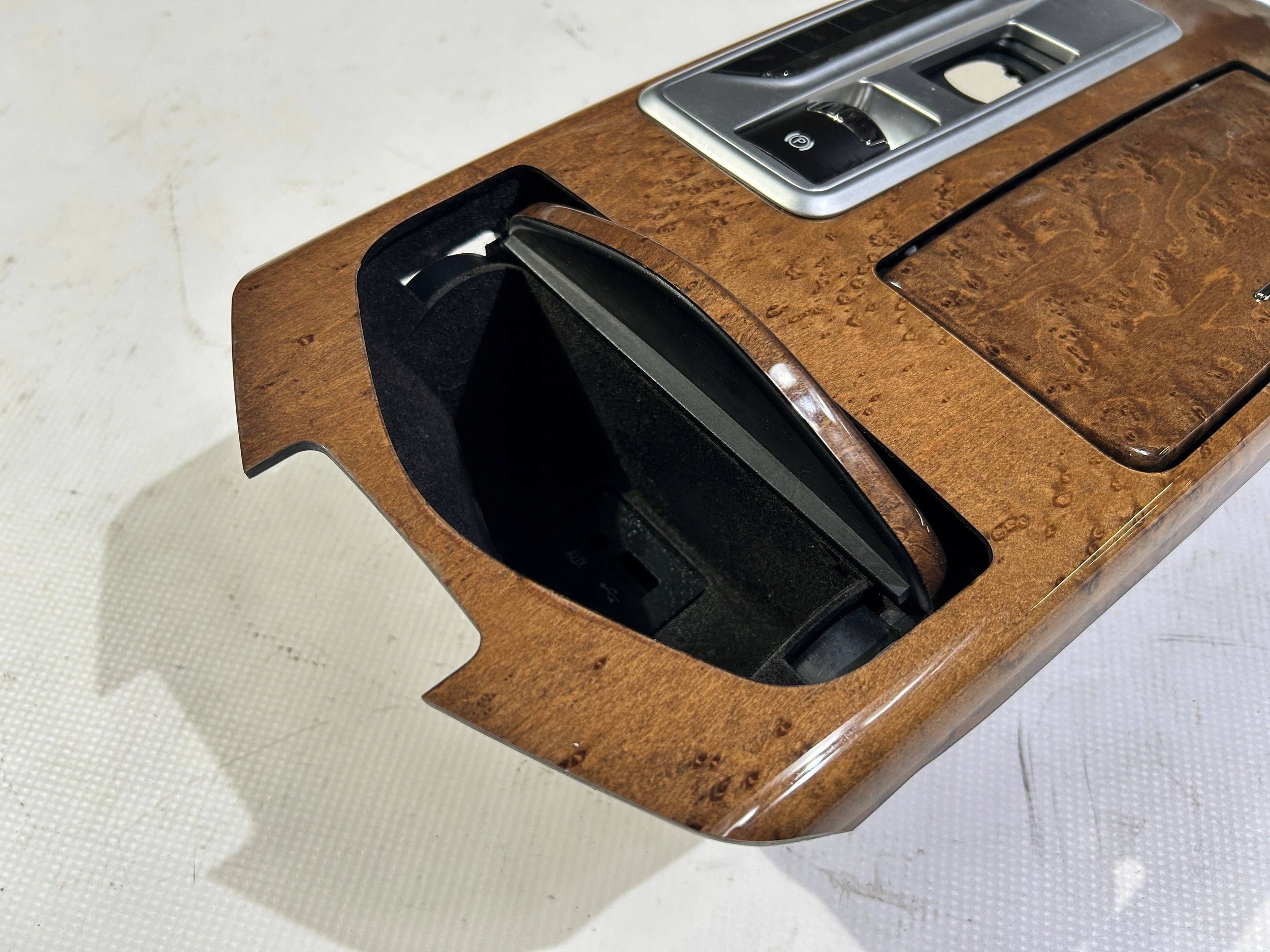 Tunel mitte cup holder dekor tunelu Maserati Quattroporte 2013