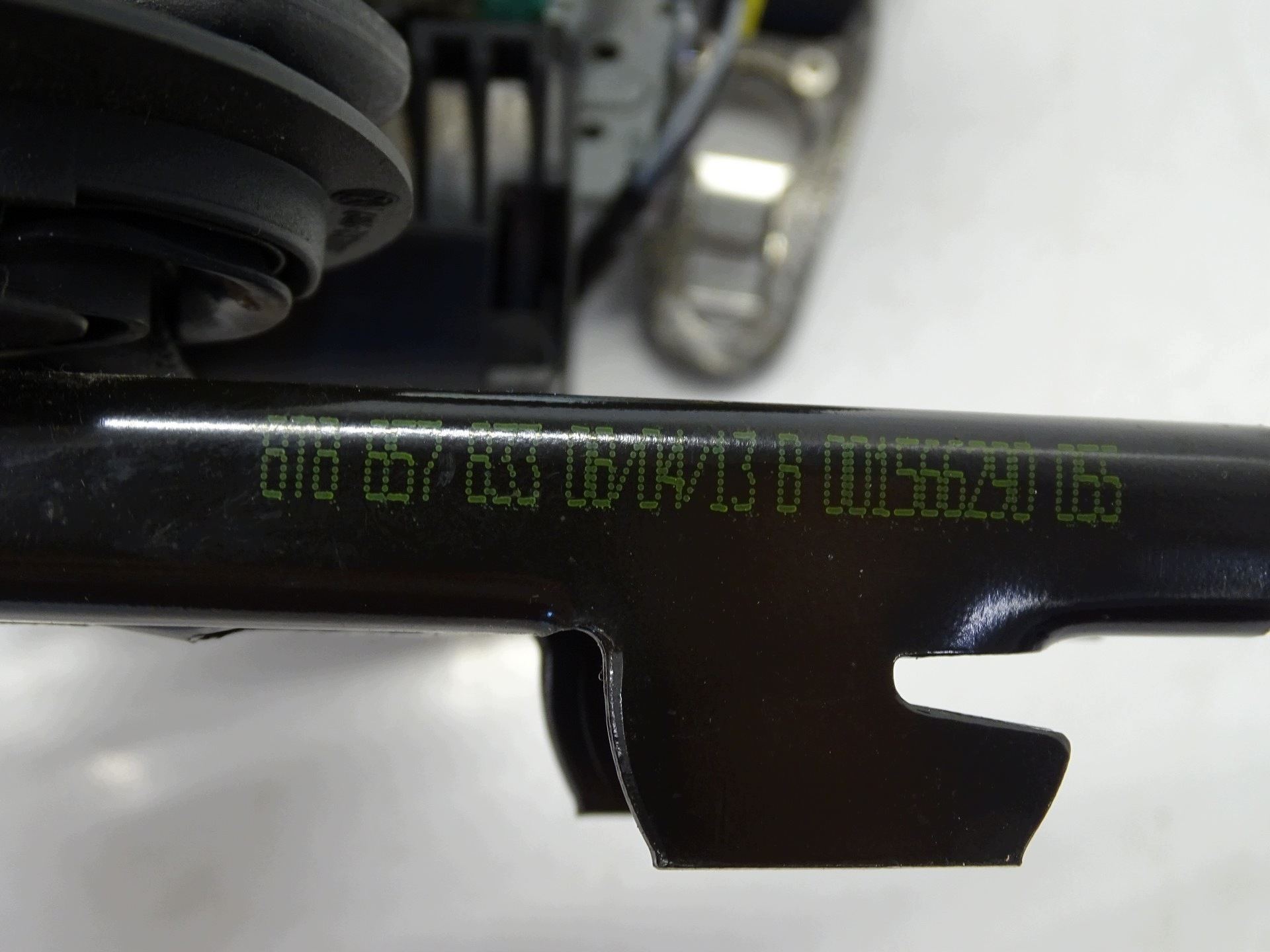 tension belt safety left front driver´s AUDI A6 C7 4G 4G8857705B