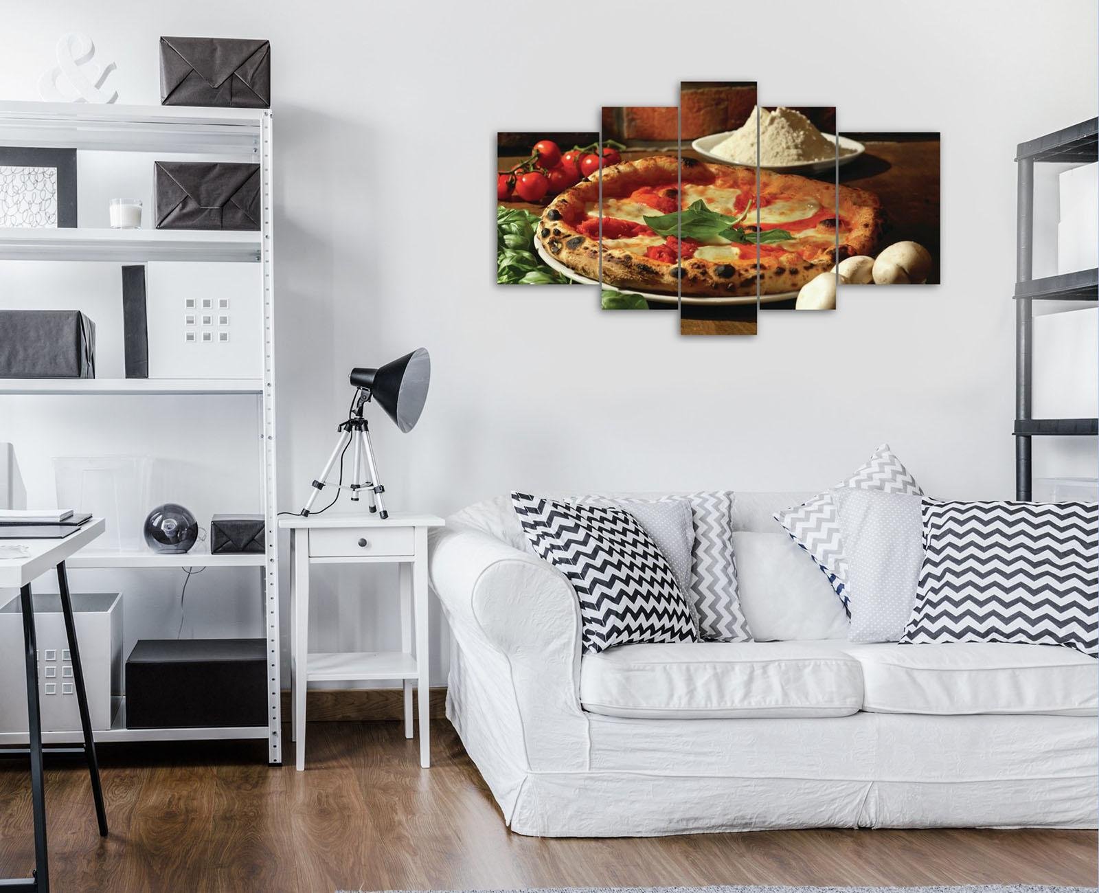 Obraz 170x100 Čerstvá pizza talianska kuchyňa chutný prírodný vzhľad