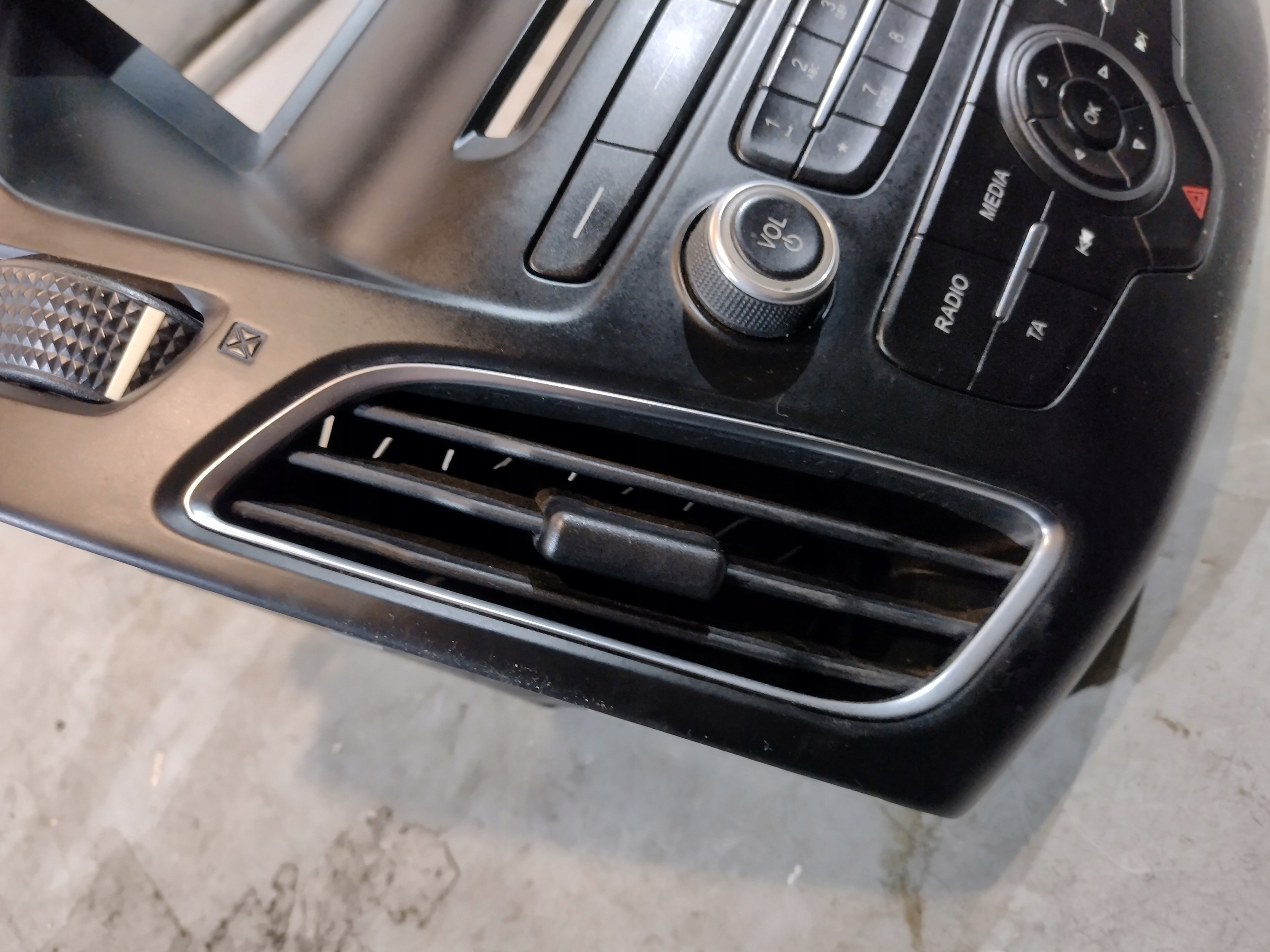 Panel radia Ford Focus MK3 III lift F1ET18K811BD