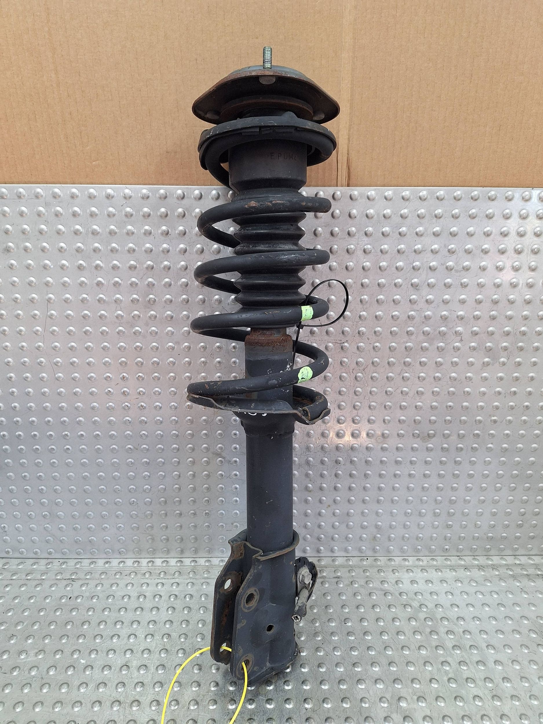 stoßdämpfer rechts=links DAIHATSU TERIOS II 06- 333496