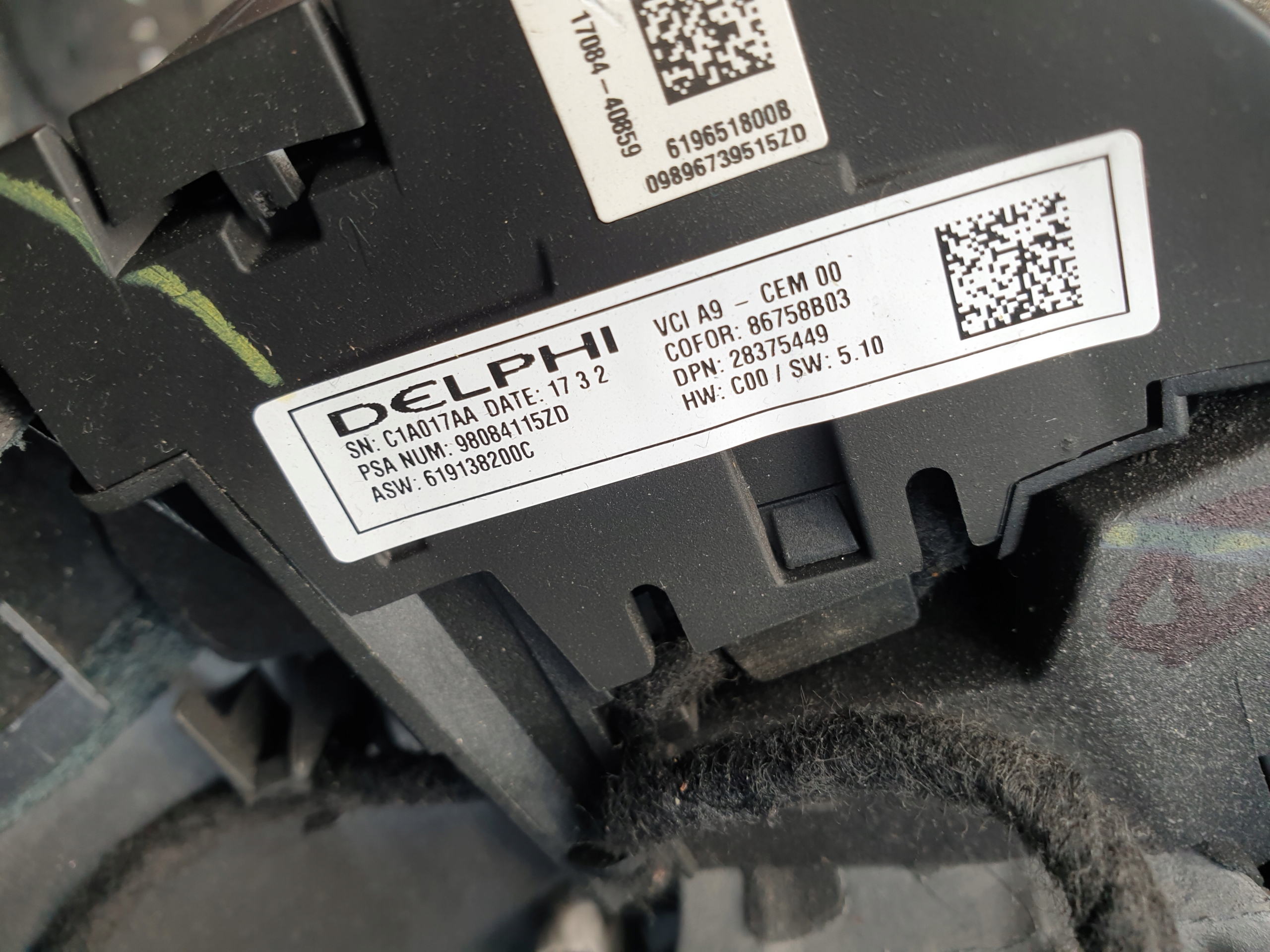 volante MULTIFUNKCJA PEUGEOT 208- e 2014- 98084115ZD