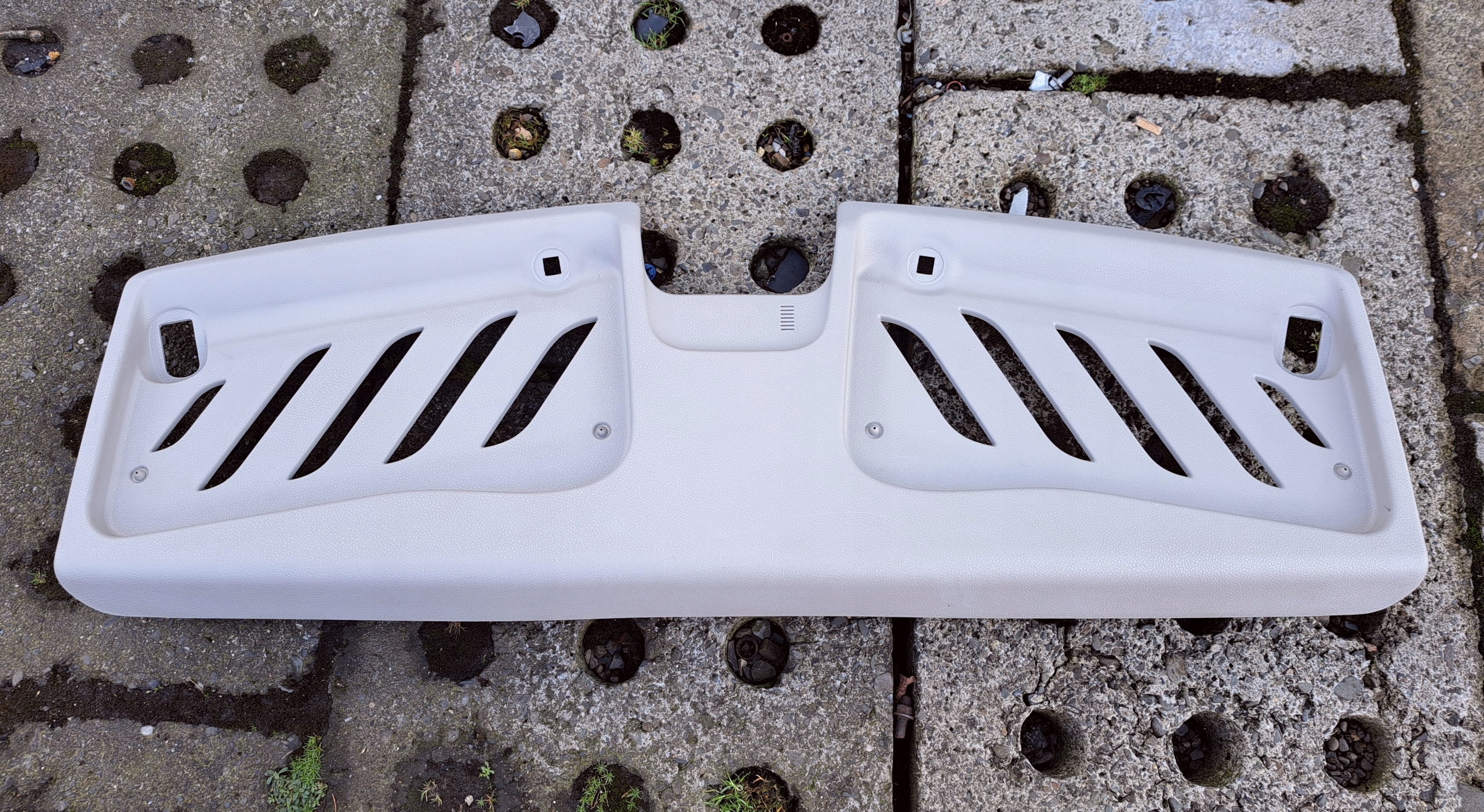 DACIA DOKKER PÓŁKA PODSUFITKI