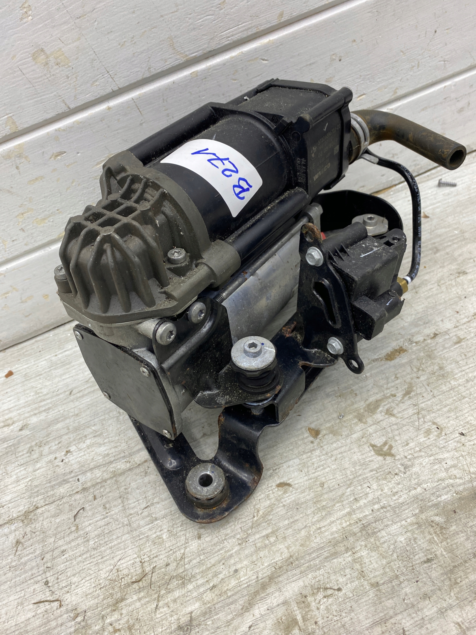 compressor; springing BMW 5 G30 6886721
