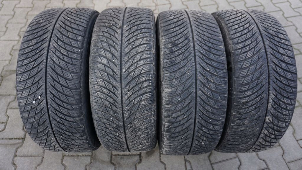 VOLVO V40 S60 V60 S90 XC40 XC60 wheels discs tyres 19